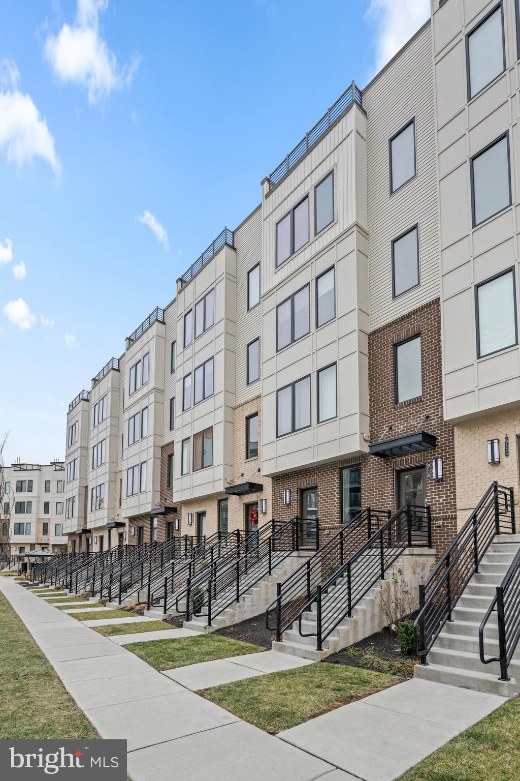 OVERLOOK AT TOWN CENTER - Residential