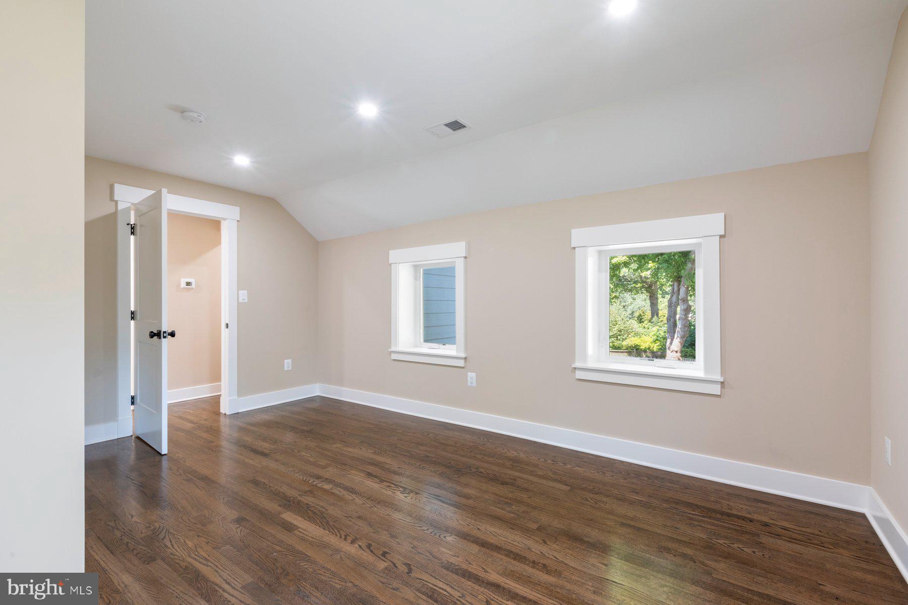 BROOKEVILLE KNOLLS - Residential