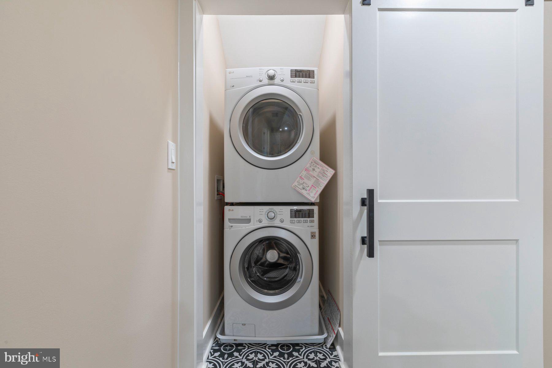 BROOKEVILLE KNOLLS - Residential