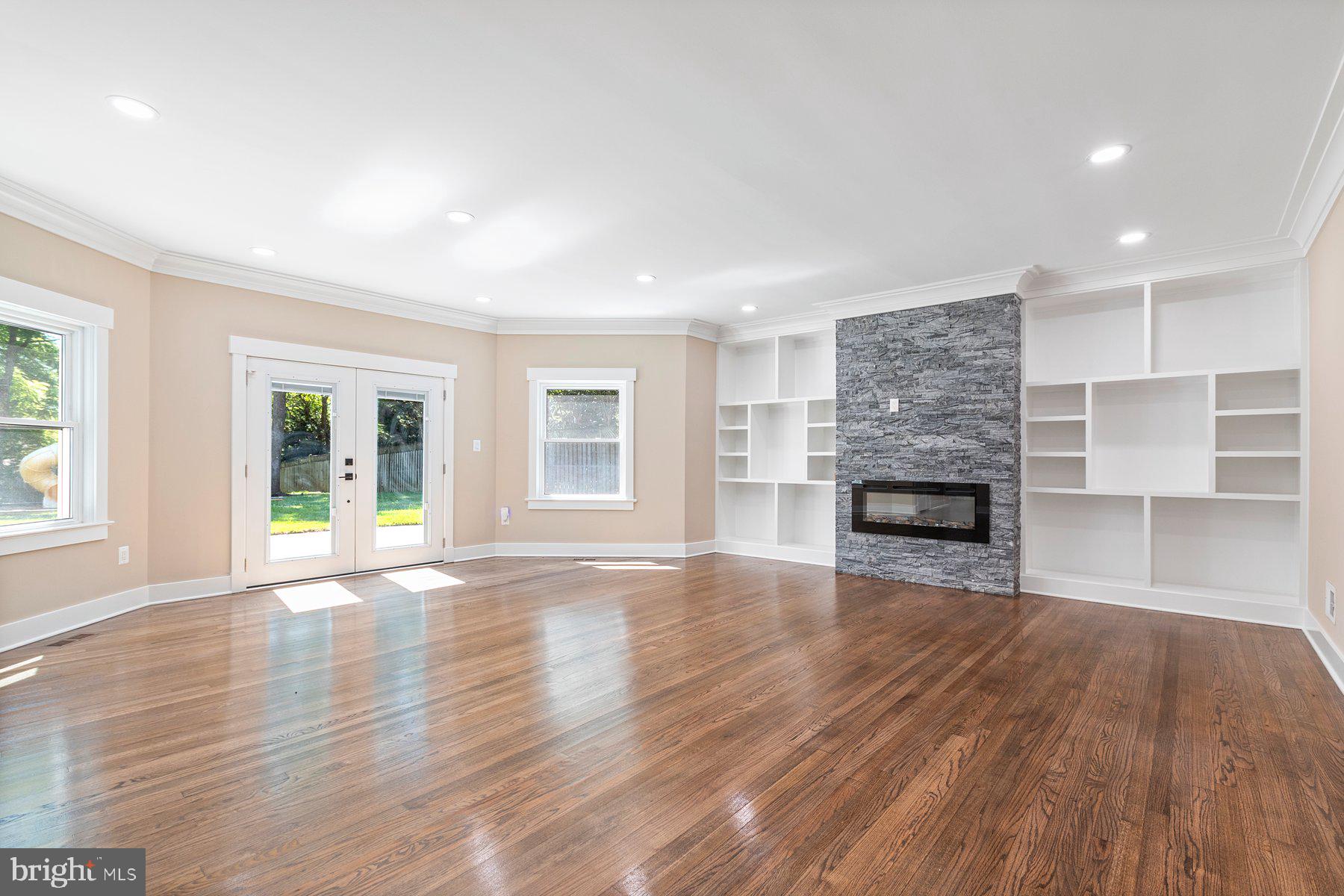 BROOKEVILLE KNOLLS - Residential