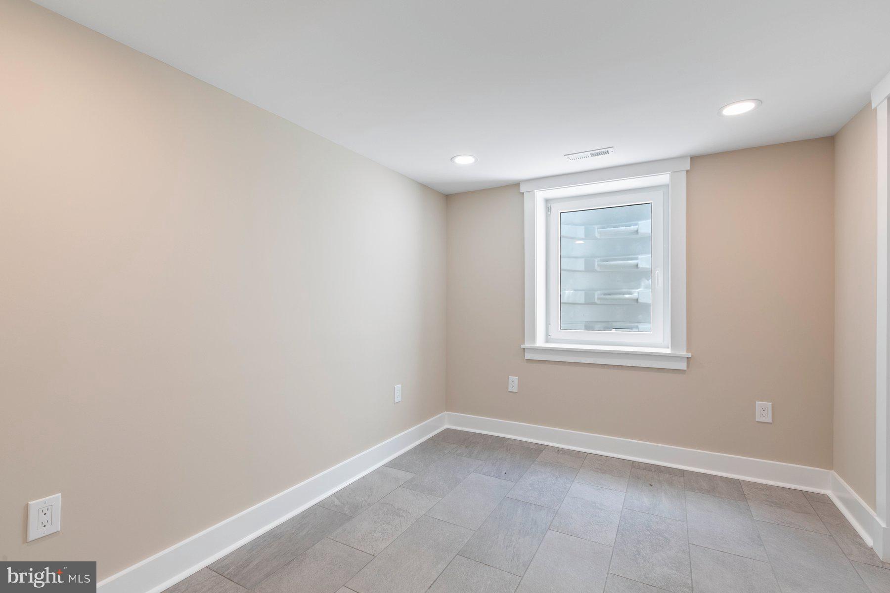 BROOKEVILLE KNOLLS - Residential