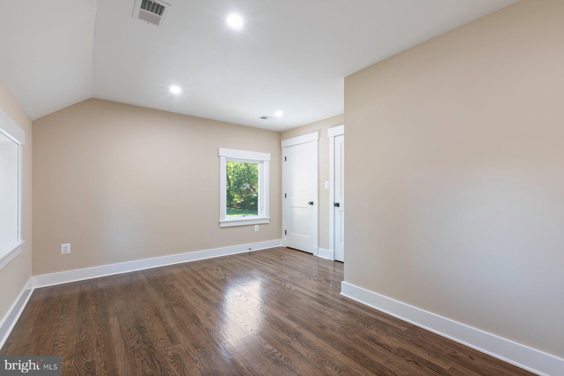 BROOKEVILLE KNOLLS - Residential