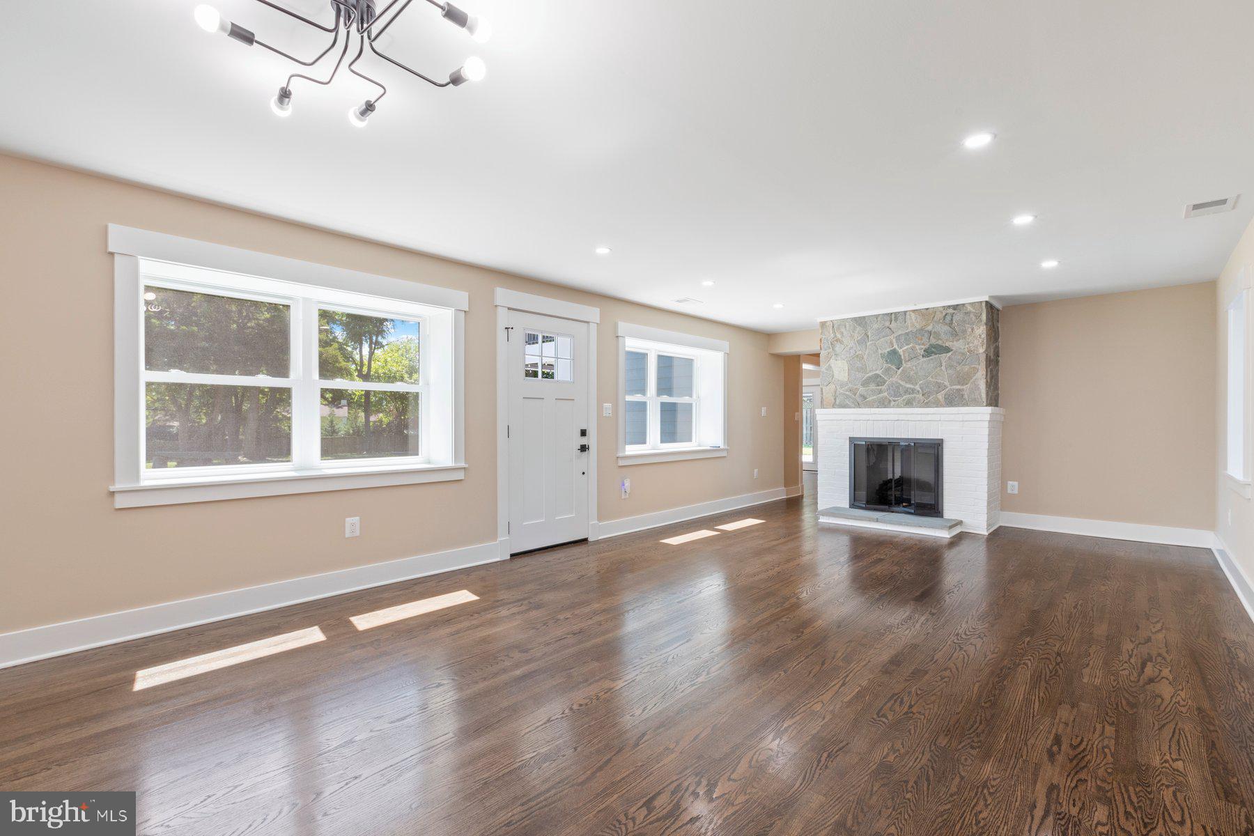 BROOKEVILLE KNOLLS - Residential