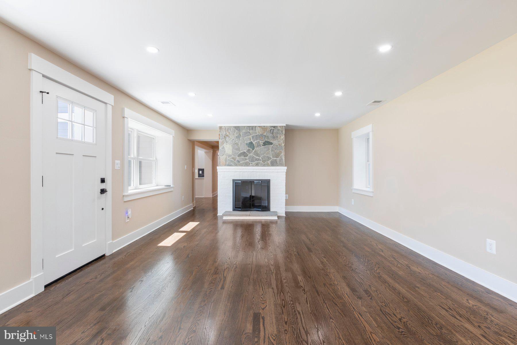 BROOKEVILLE KNOLLS - Residential