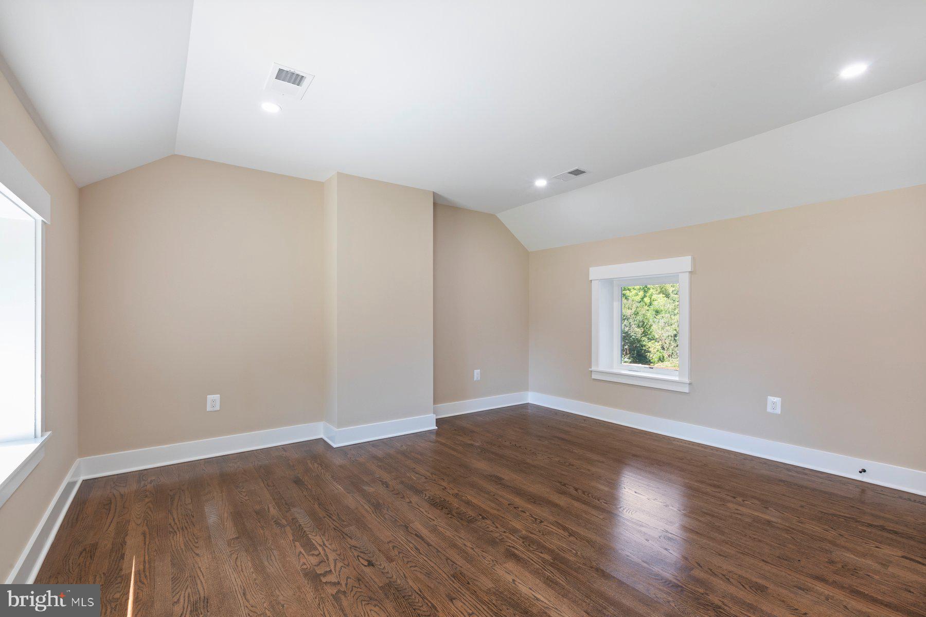 BROOKEVILLE KNOLLS - Residential