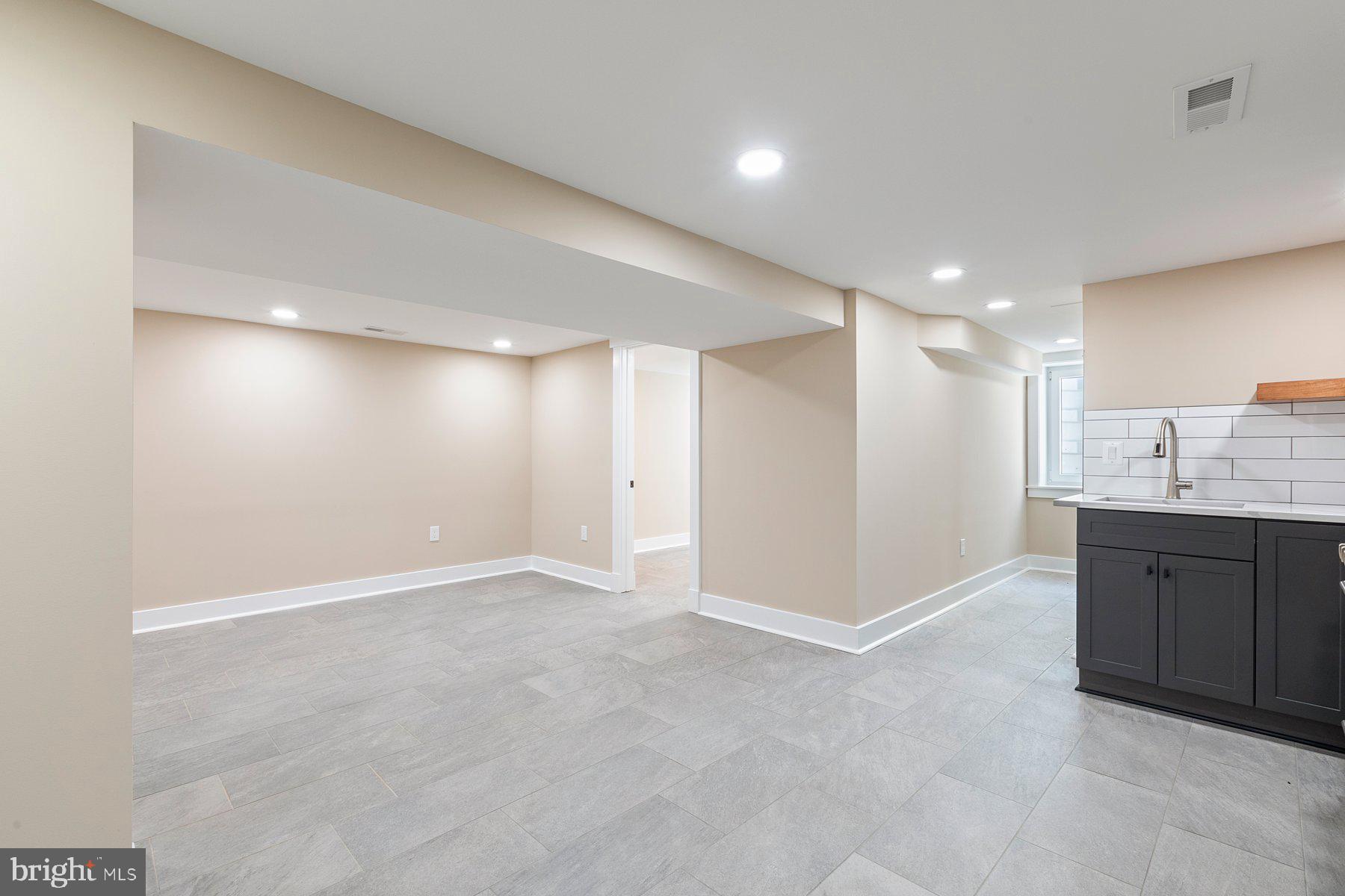 BROOKEVILLE KNOLLS - Residential