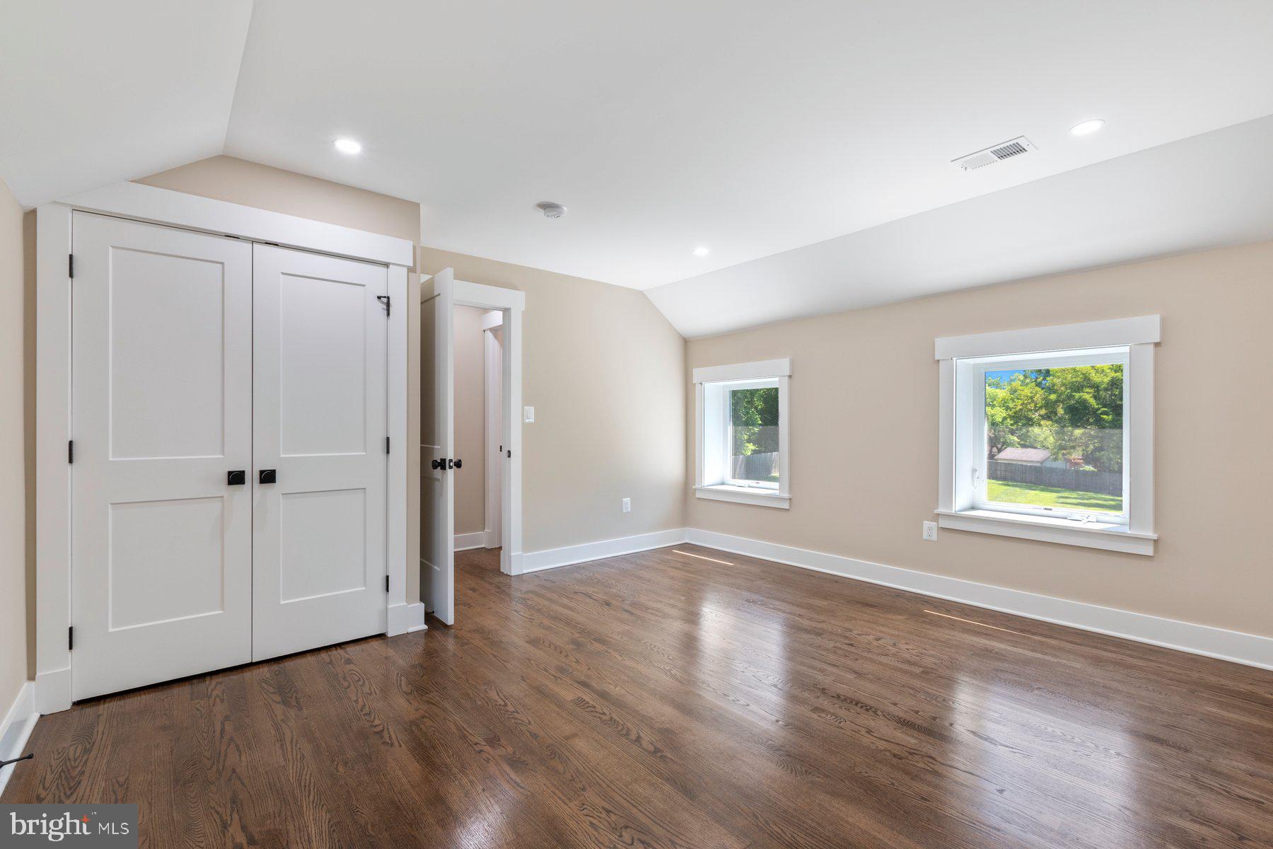 BROOKEVILLE KNOLLS - Residential