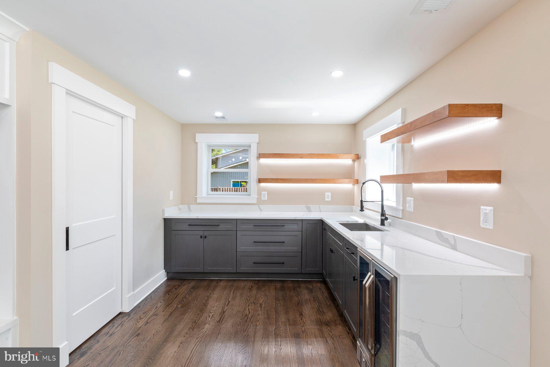 BROOKEVILLE KNOLLS - Residential