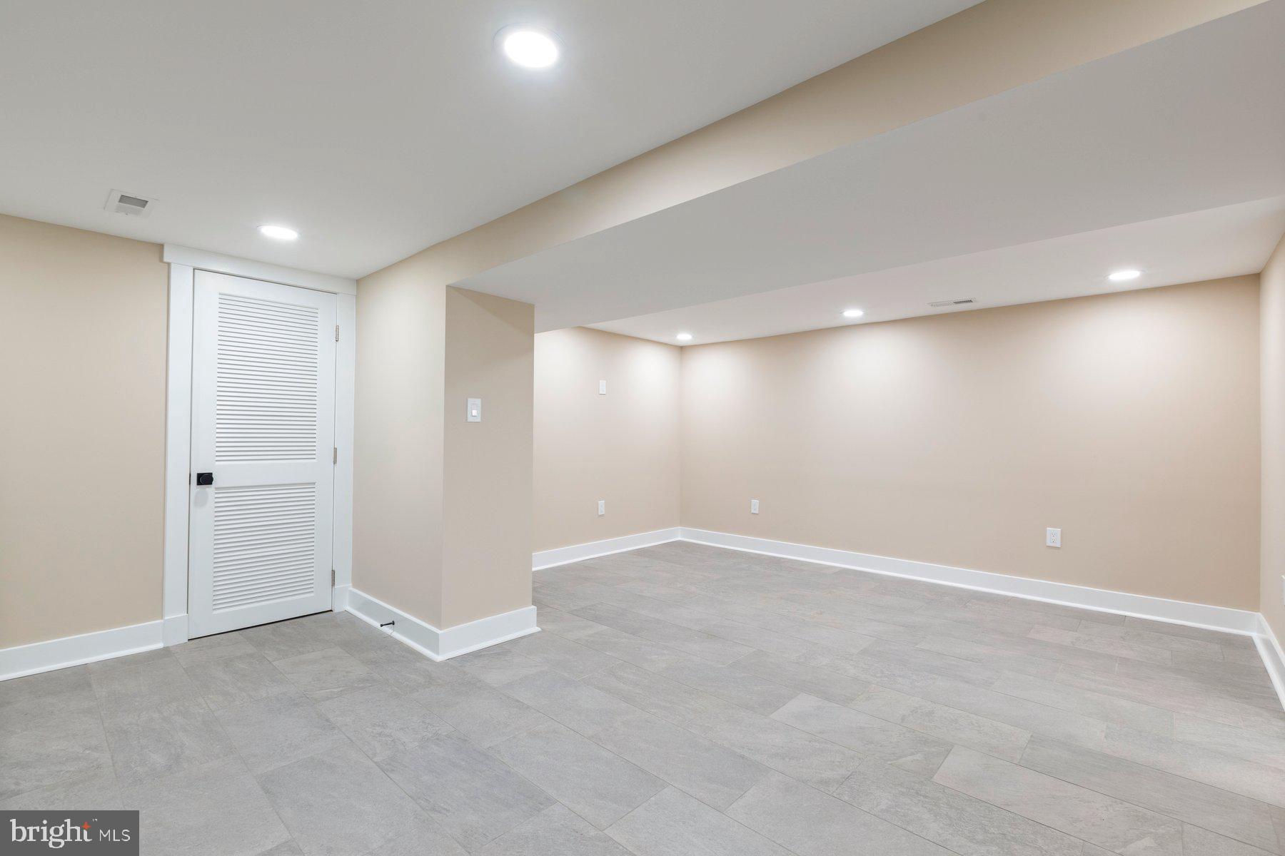 BROOKEVILLE KNOLLS - Residential