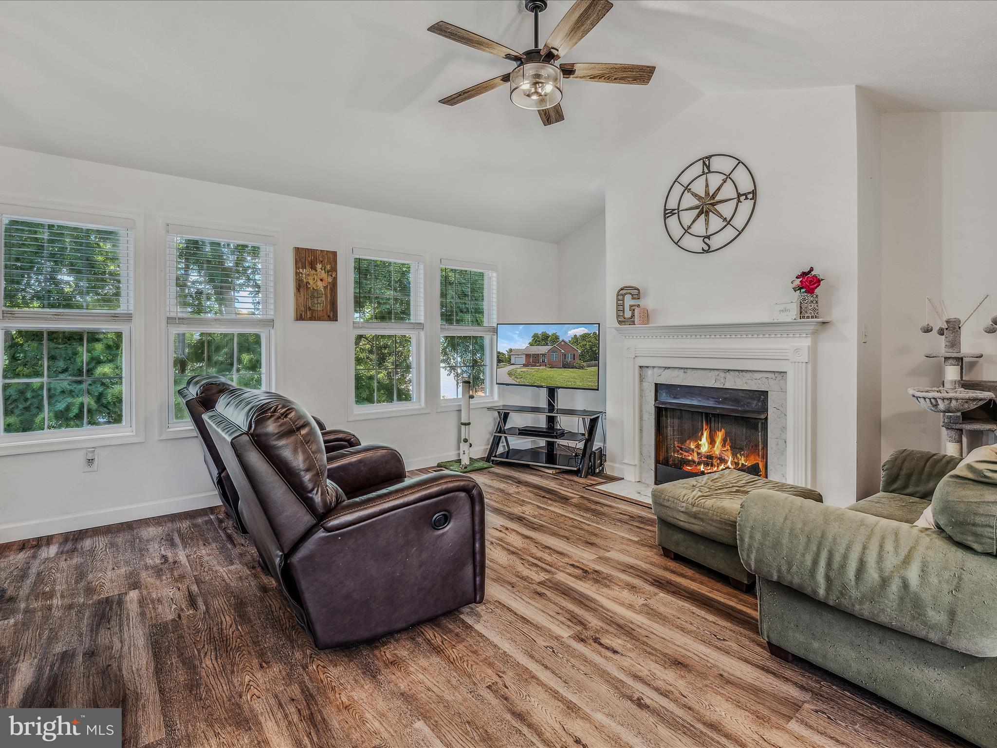 BRIAR RUN - Residential