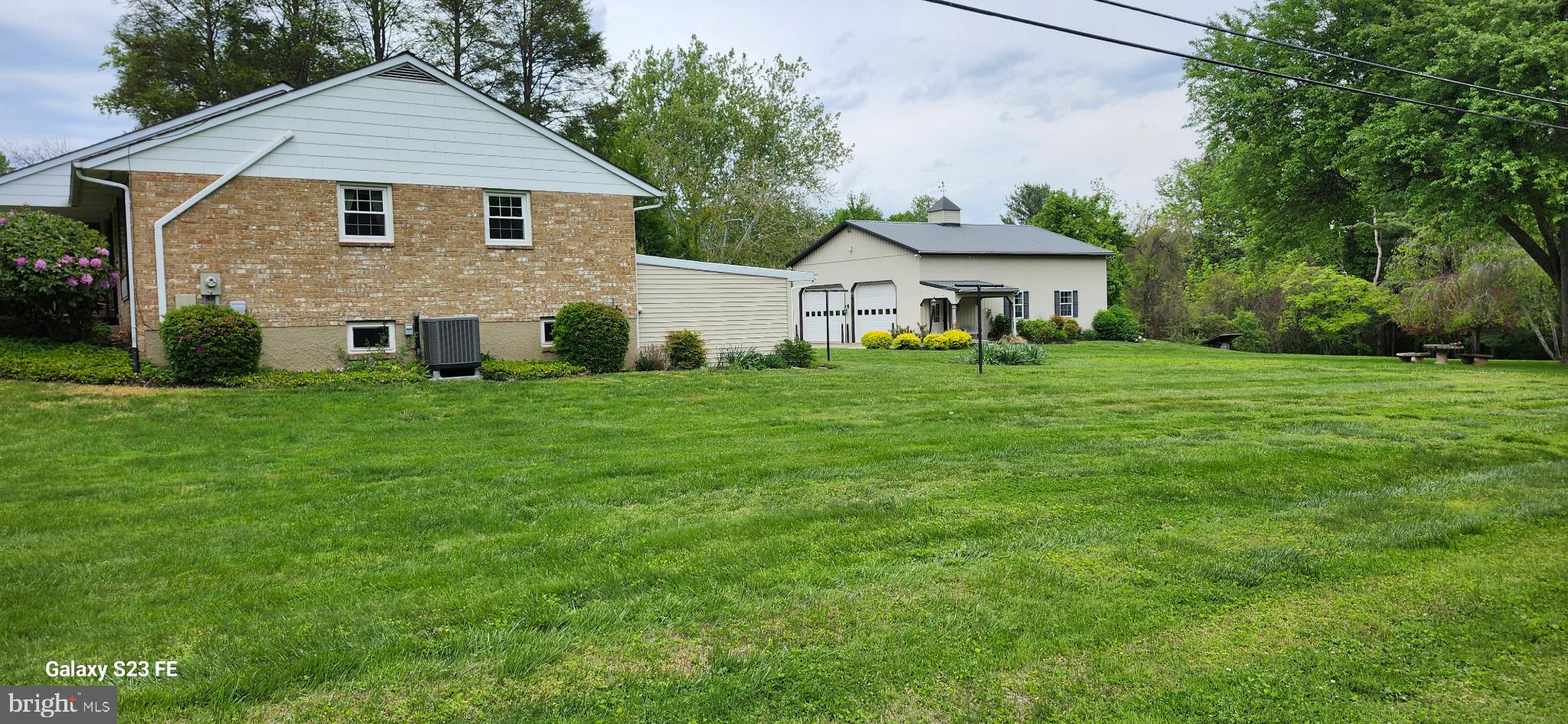 2401 PUTNAM ROAD