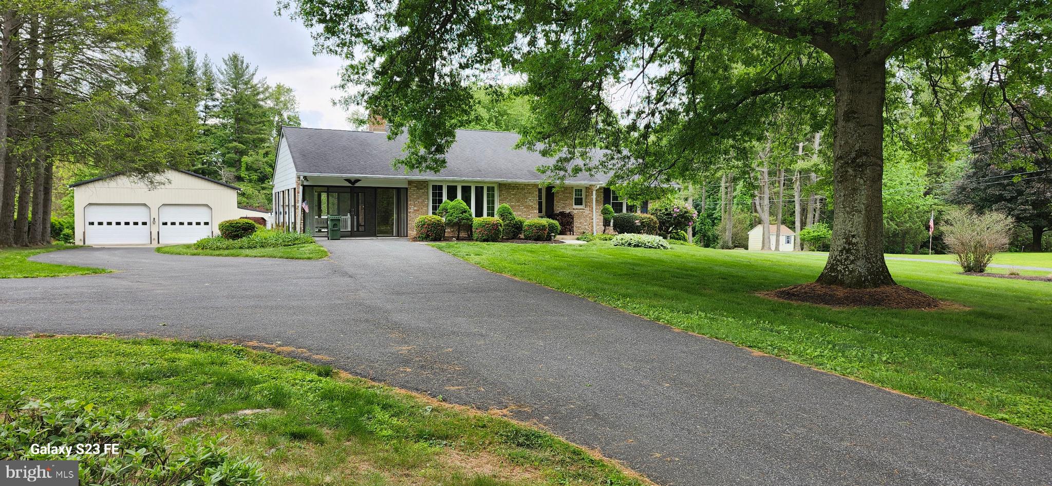 2401 PUTNAM ROAD
