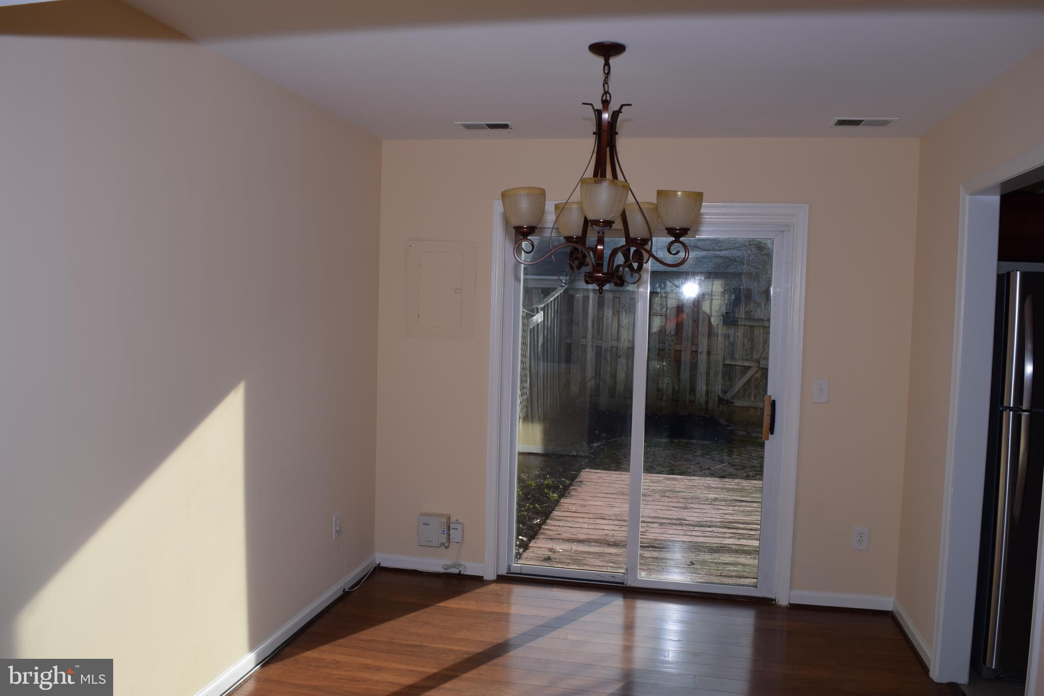 LONDON TOWN WEST - Residential