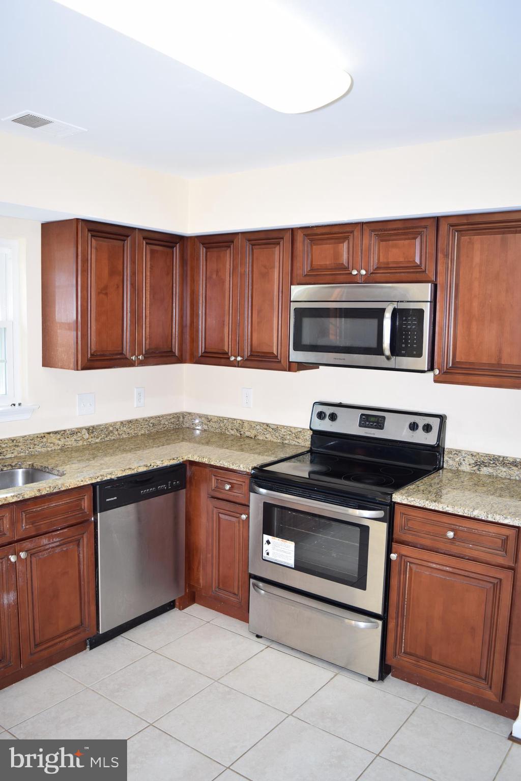 LONDON TOWN WEST - Residential