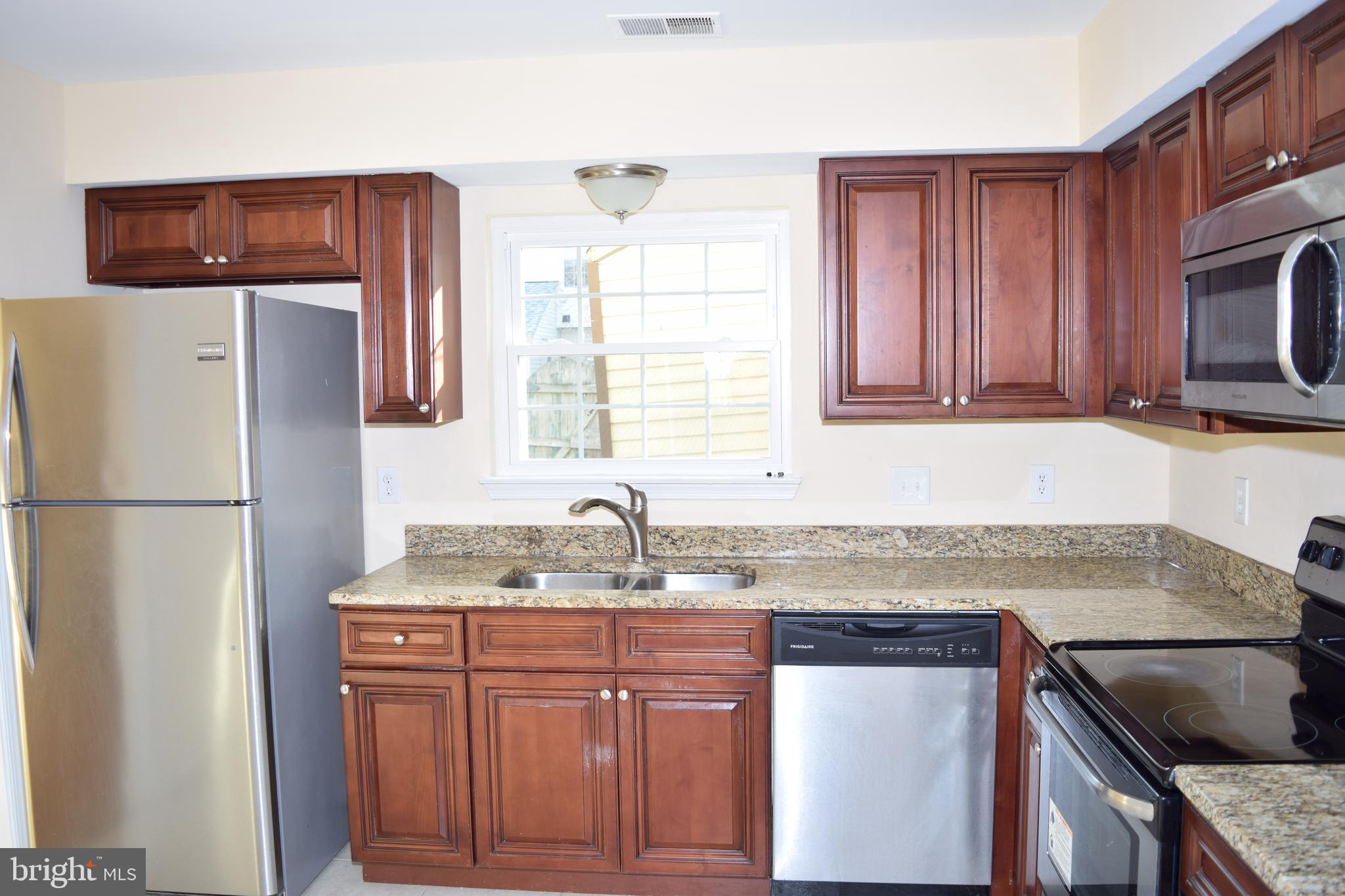 LONDON TOWN WEST - Residential