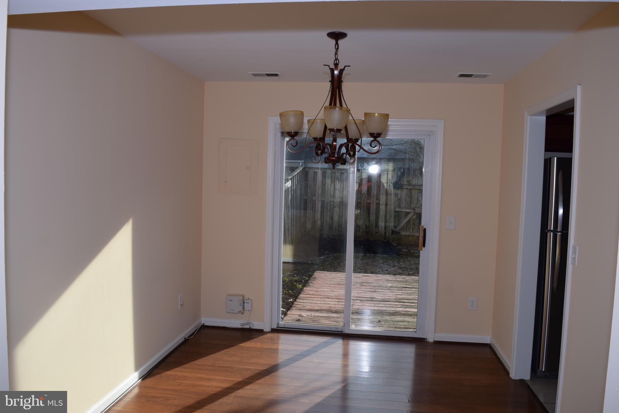 LONDON TOWN WEST - Residential