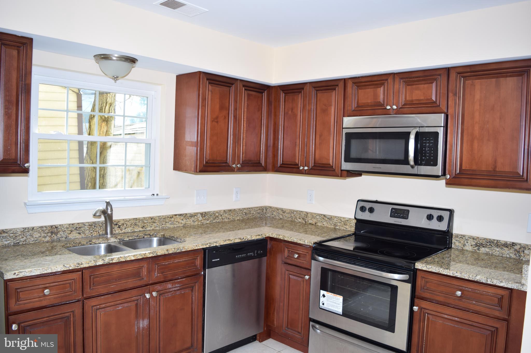 LONDON TOWN WEST - Residential