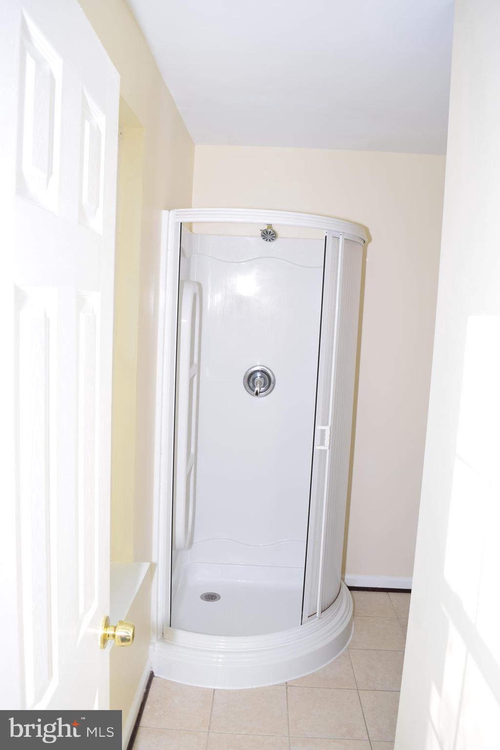 LONDON TOWN WEST - Residential