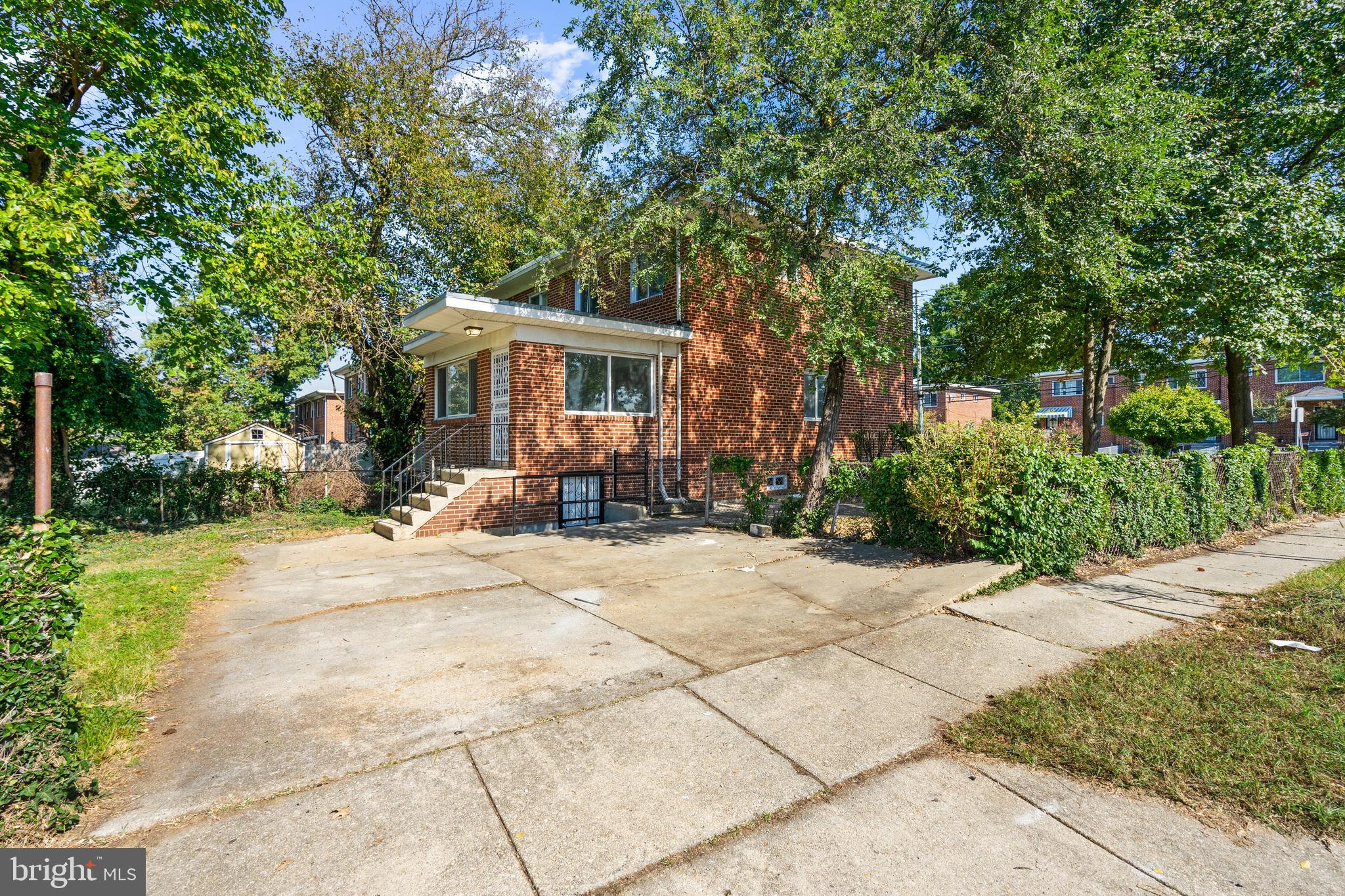 GLASSMANOR - Residential