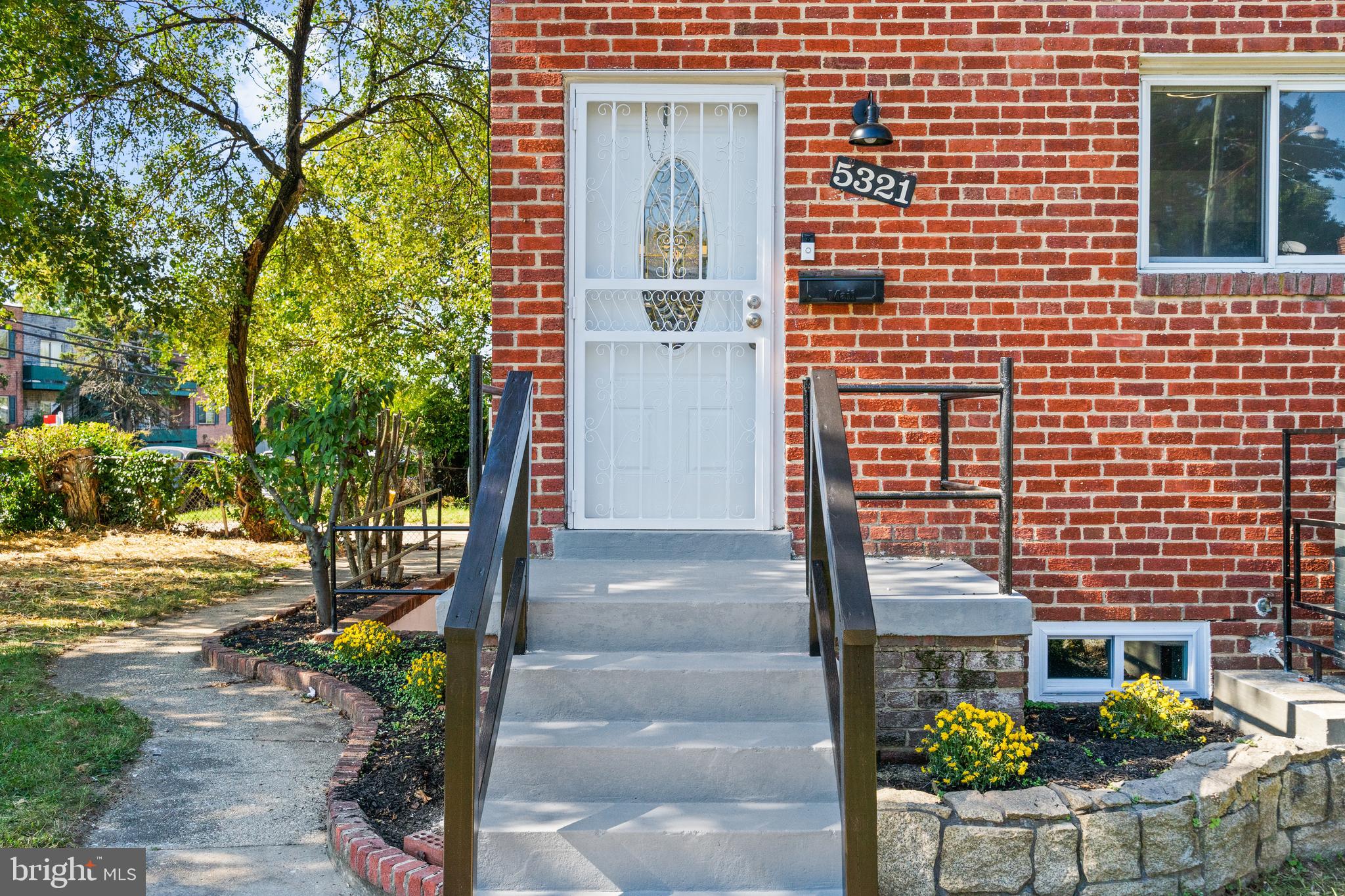 GLASSMANOR - Residential