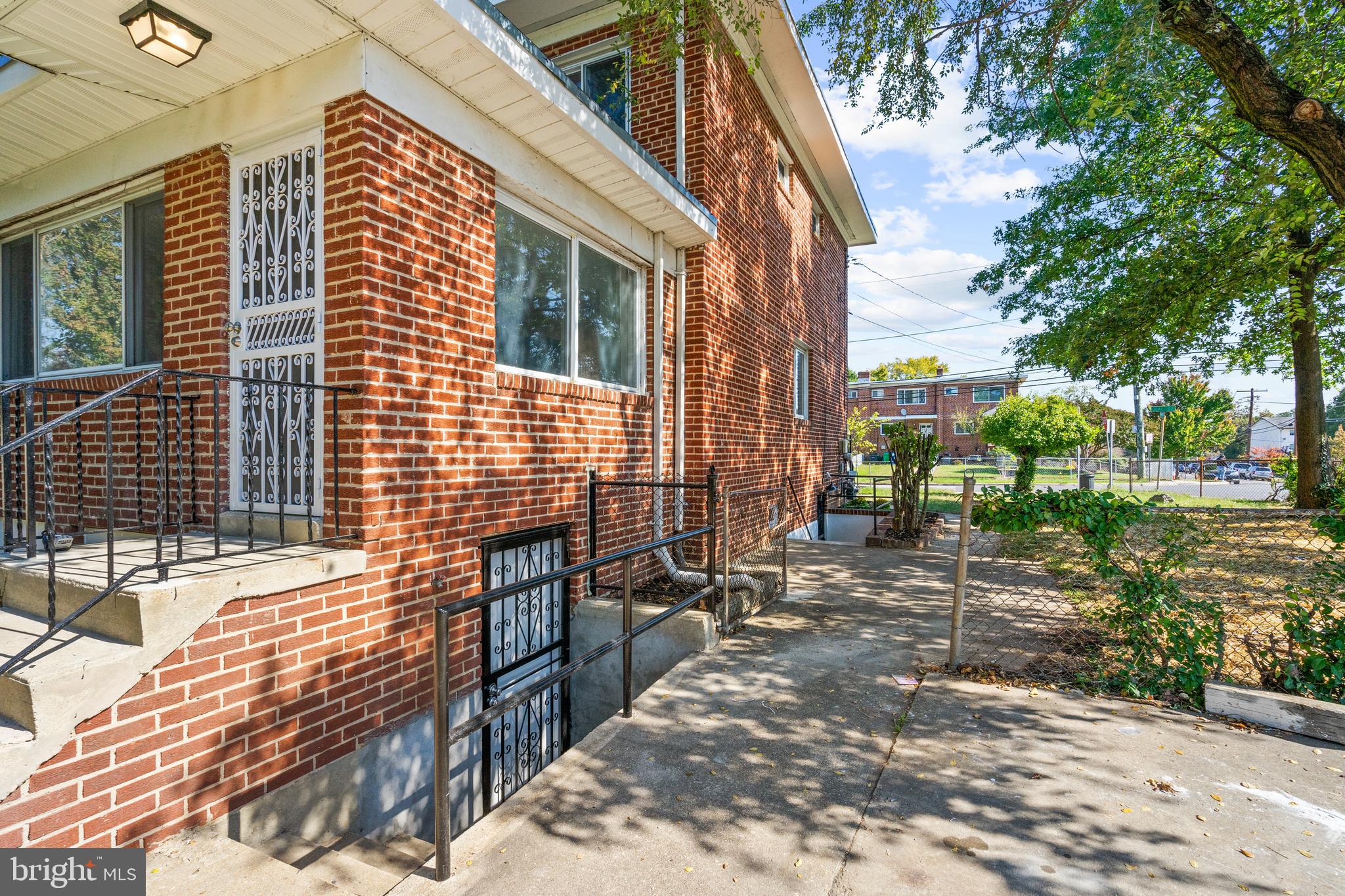 GLASSMANOR - Residential