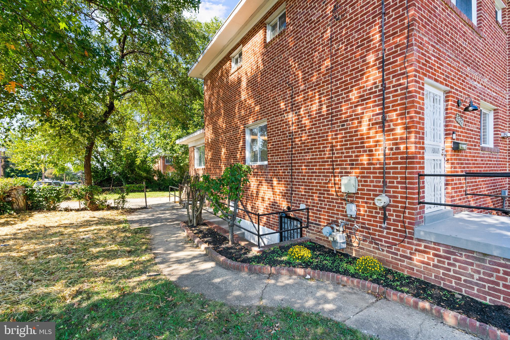 GLASSMANOR - Residential