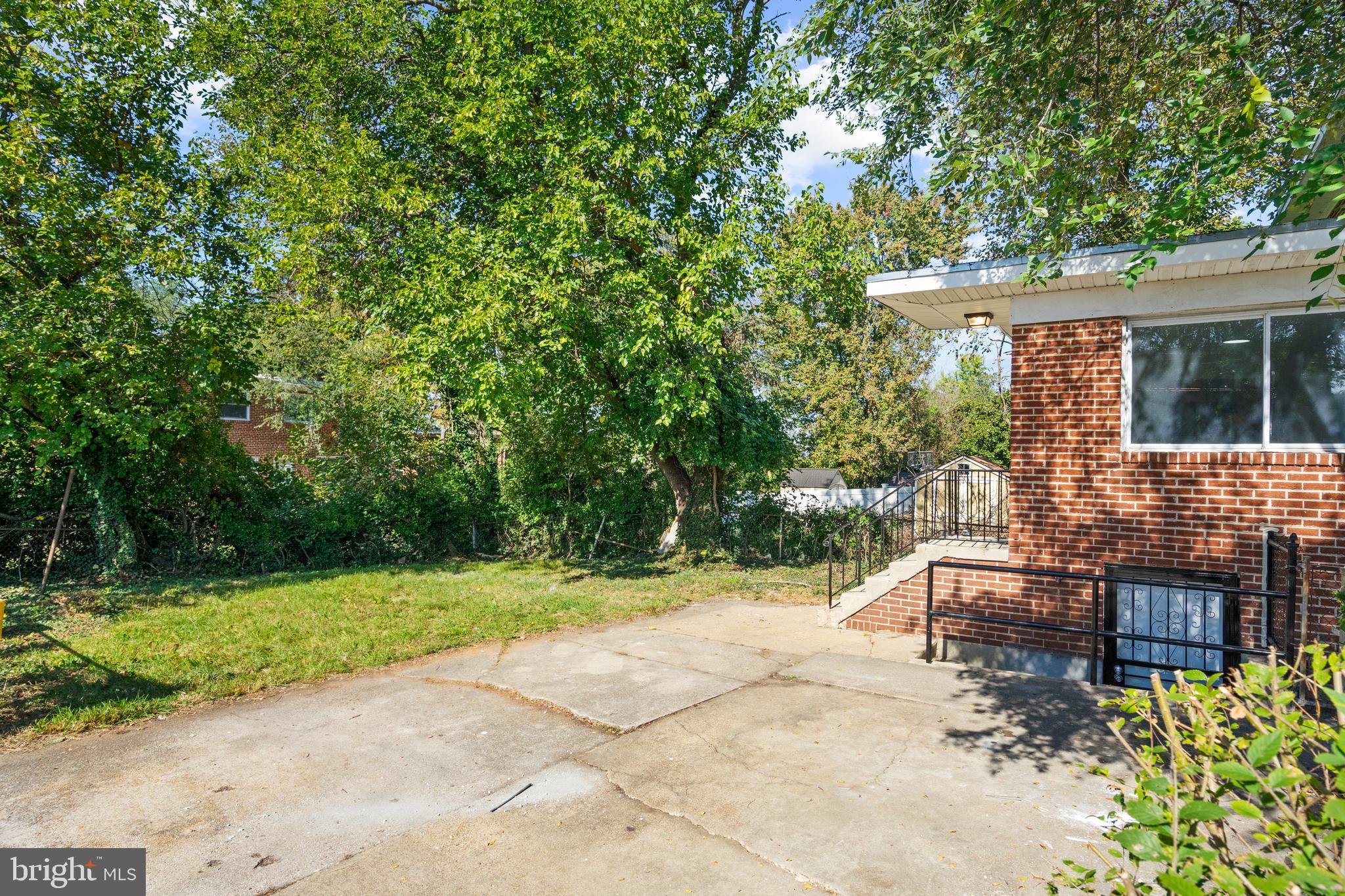 GLASSMANOR - Residential