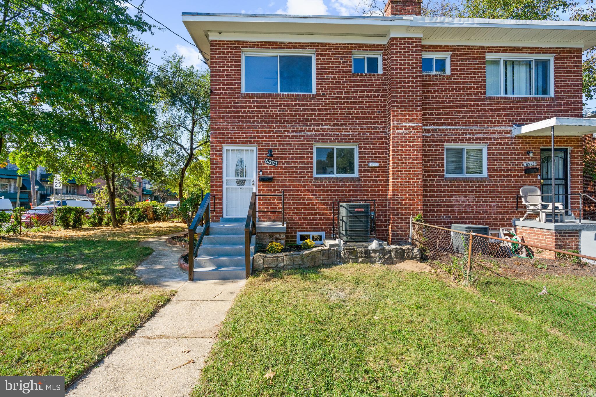 GLASSMANOR - Residential