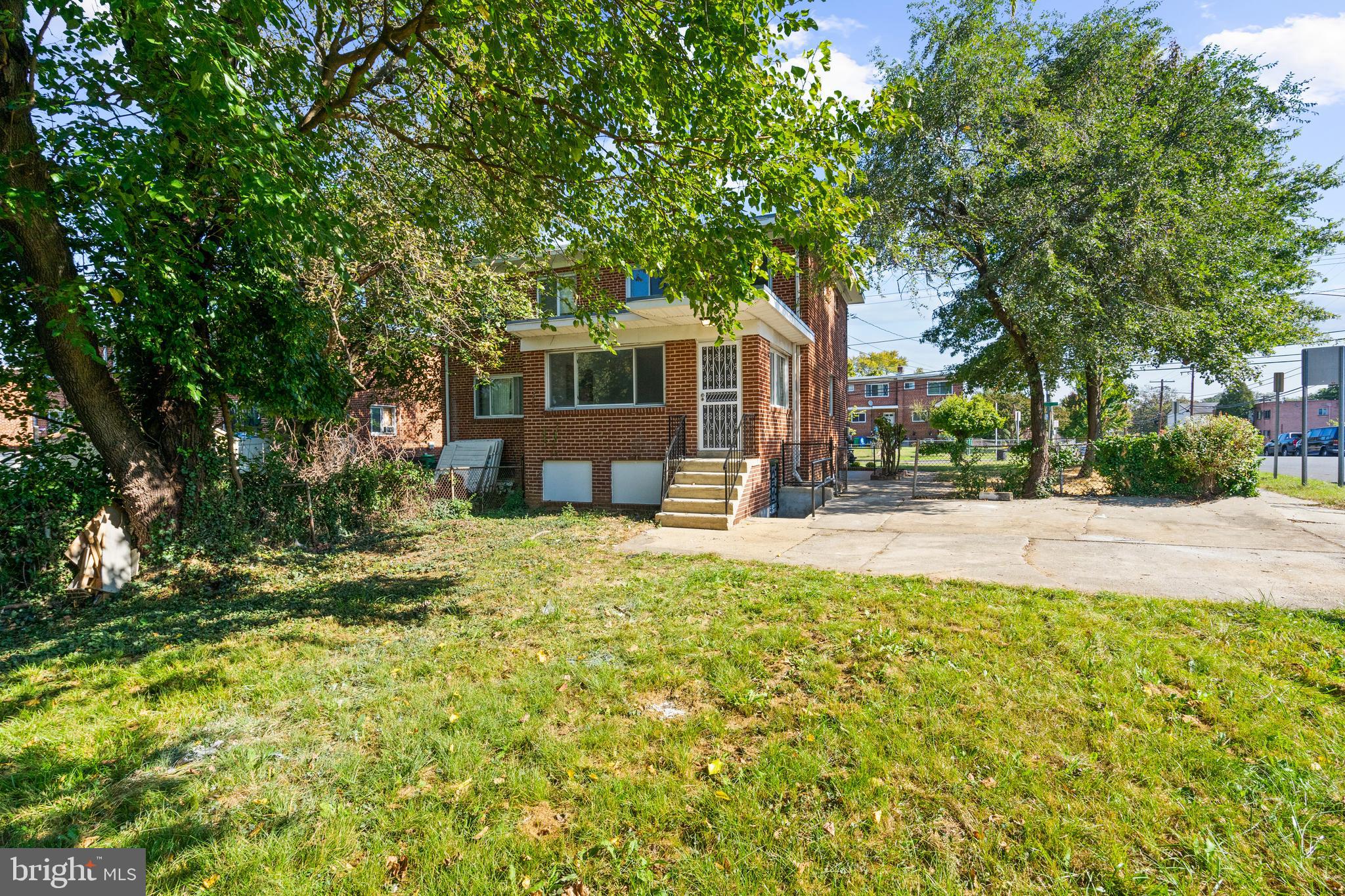 GLASSMANOR - Residential