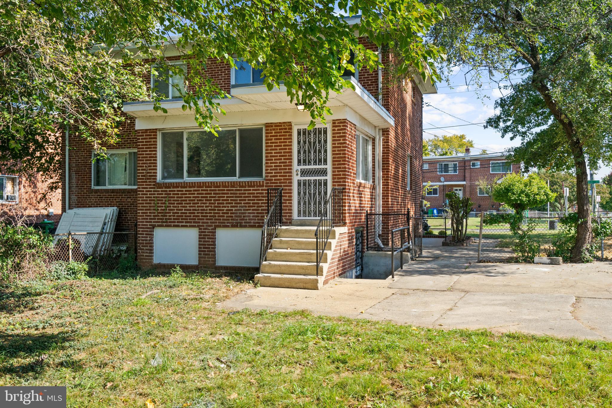 GLASSMANOR - Residential