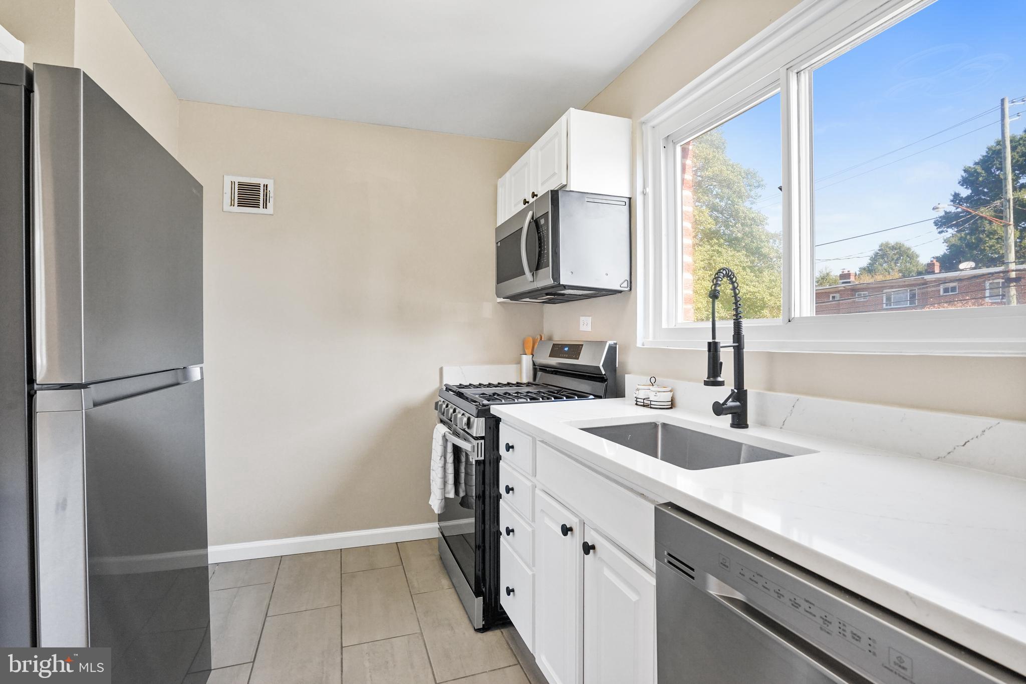 GLASSMANOR - Residential