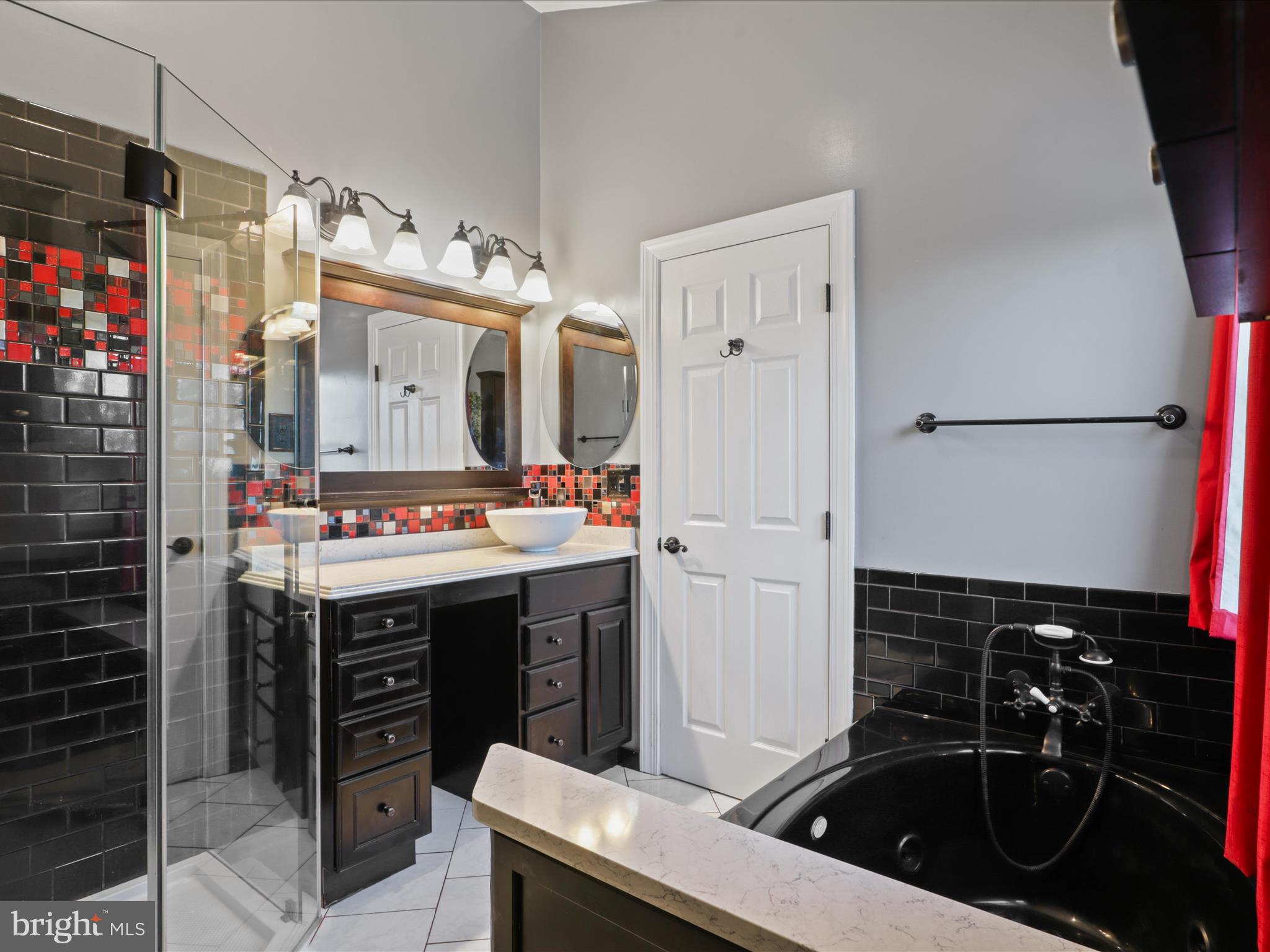 PARADISE / LANDS BAY - Residential