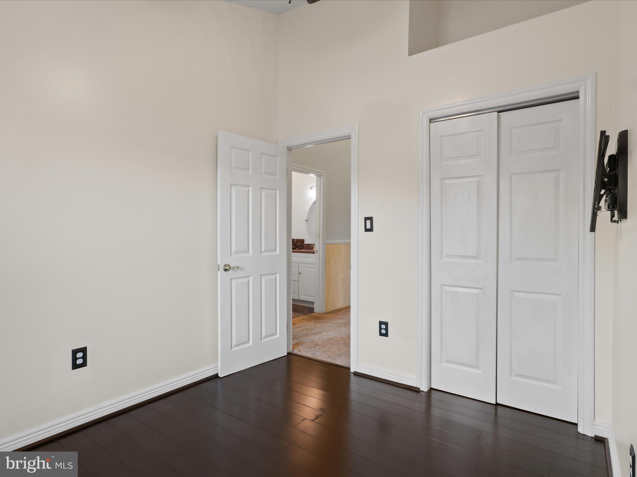 PARADISE / LANDS BAY - Residential