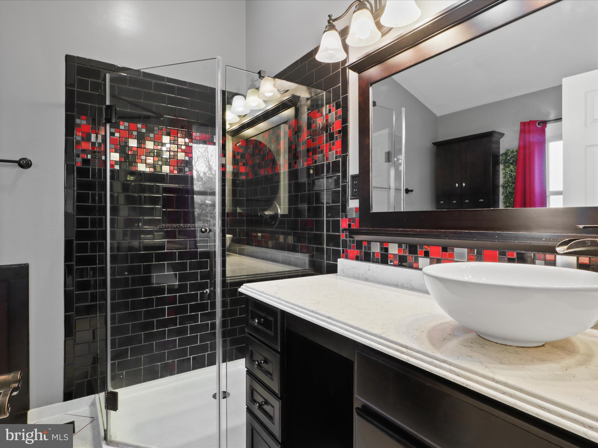 PARADISE / LANDS BAY - Residential