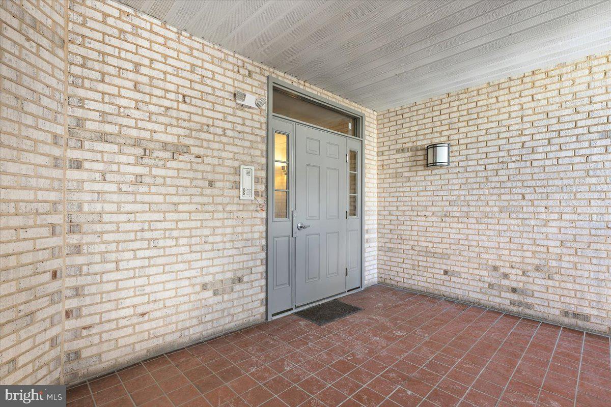 3301 SIR THOMAS DRIVE 6-B-34