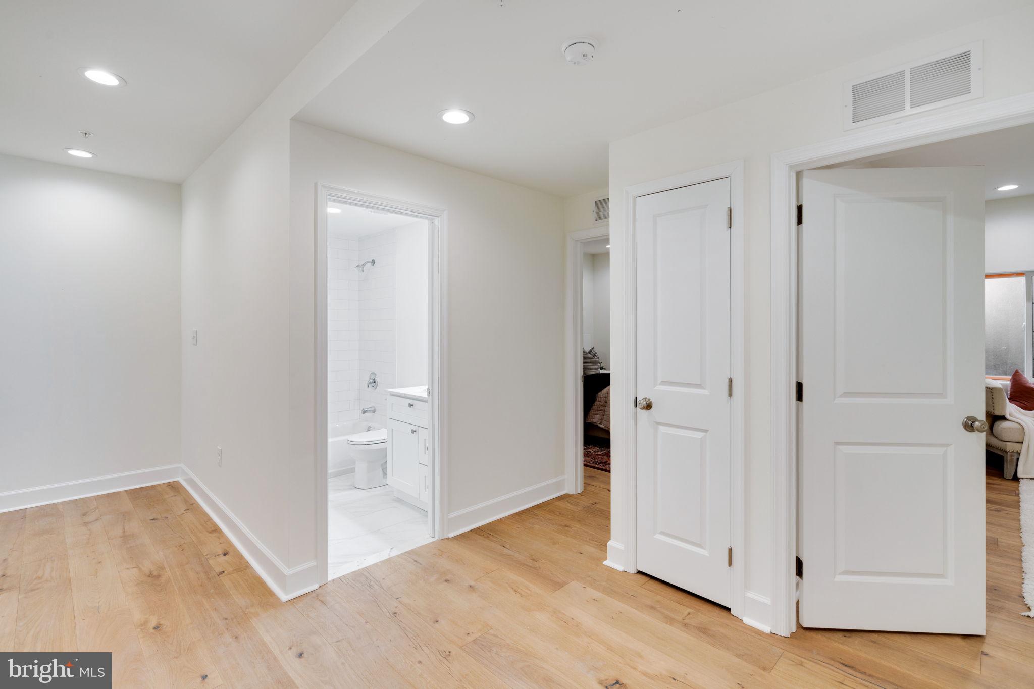 SOUTH KENSINGTON - Residential Lease