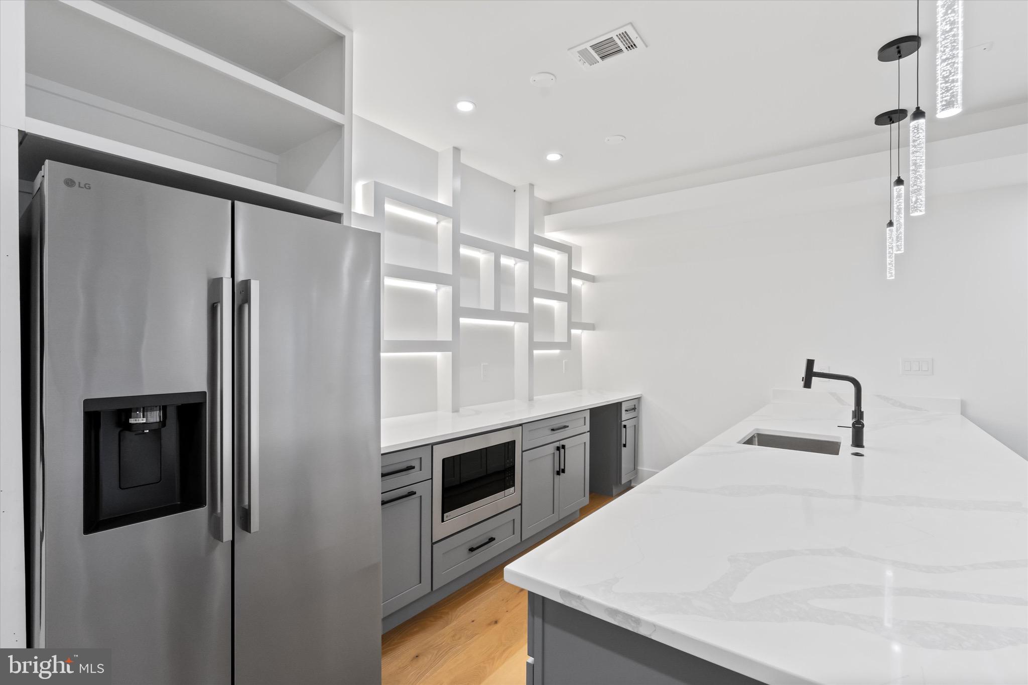 ELCINO MANOR - Residential