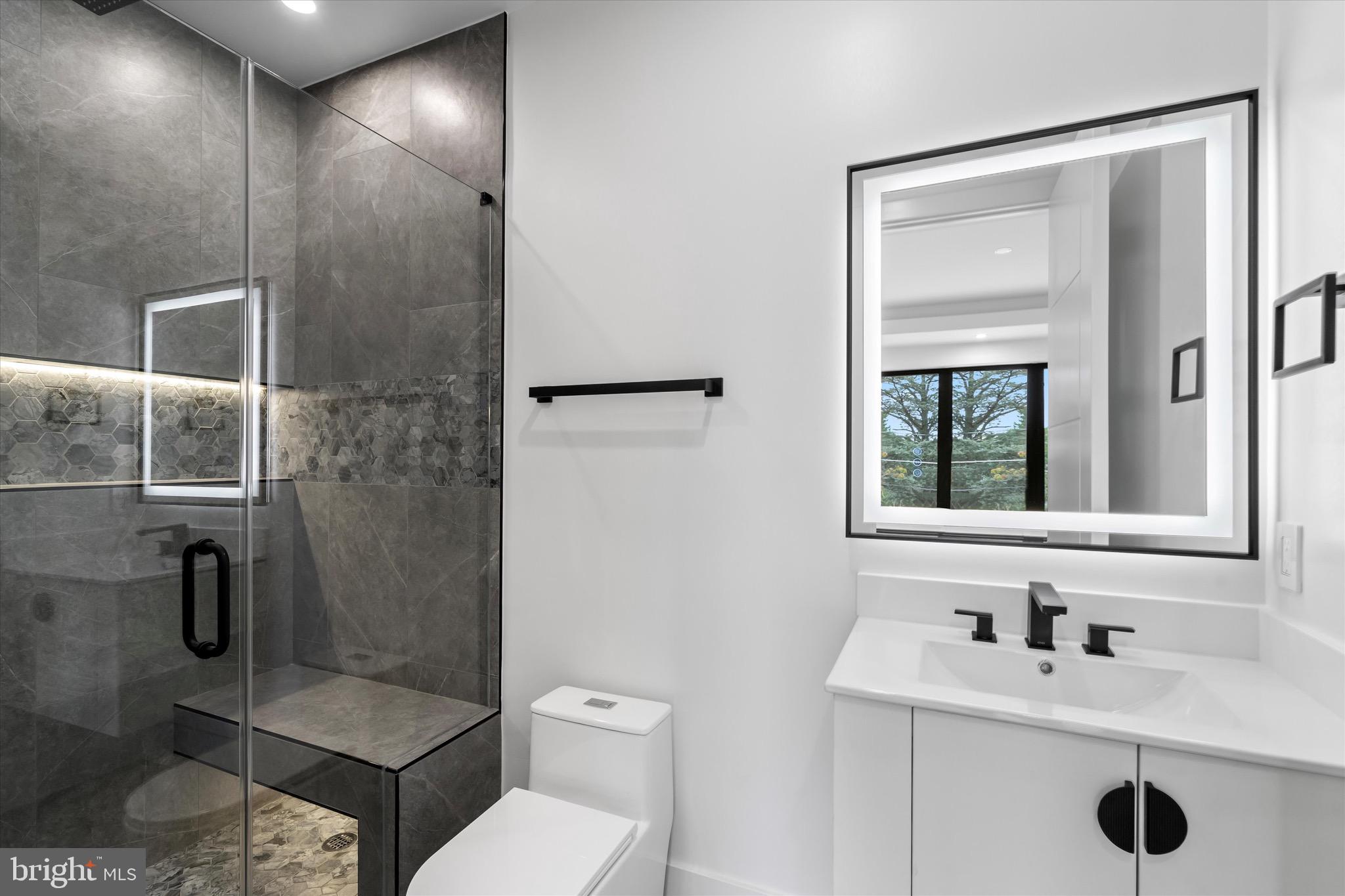 ELCINO MANOR - Residential