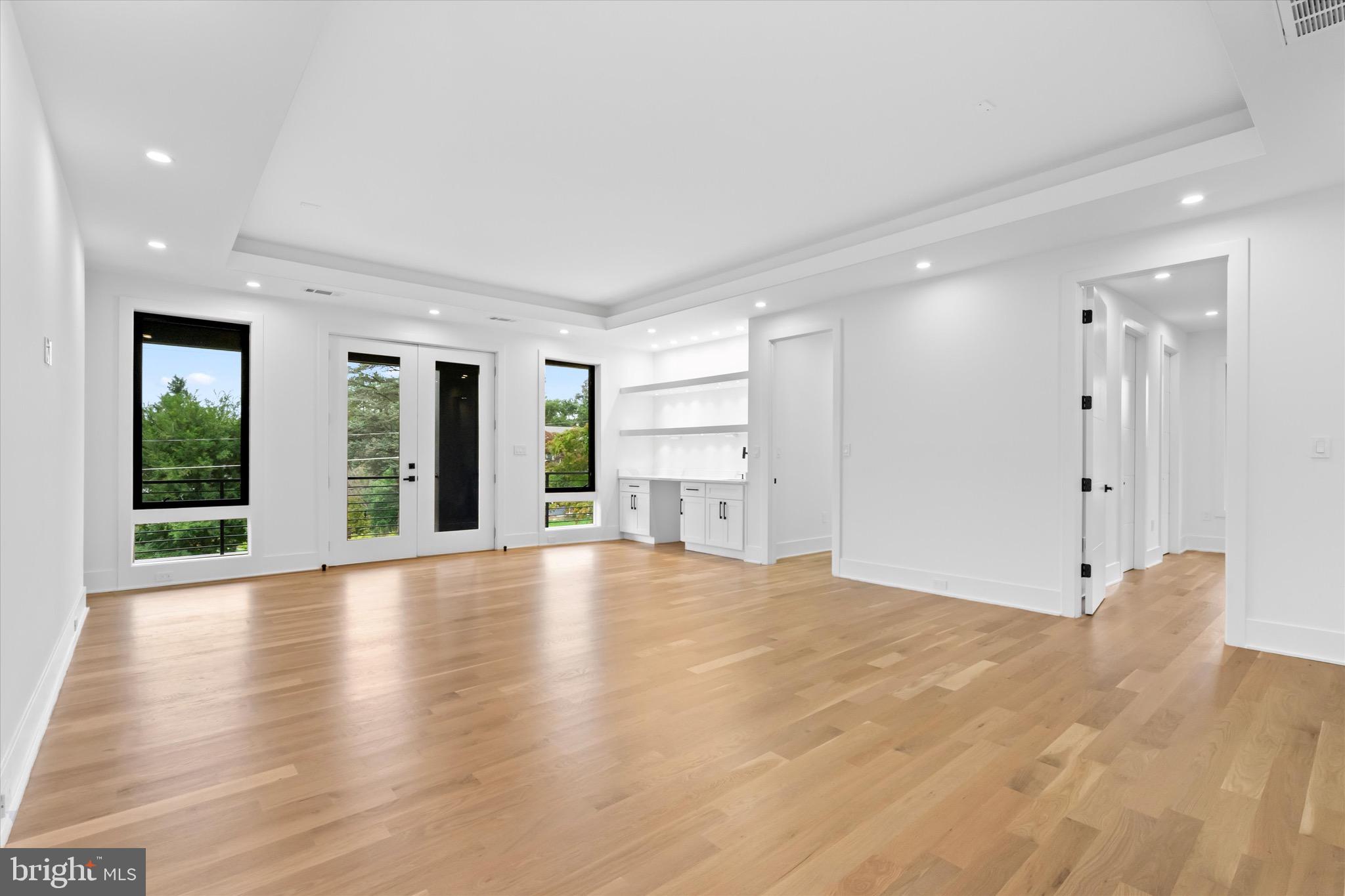 ELCINO MANOR - Residential