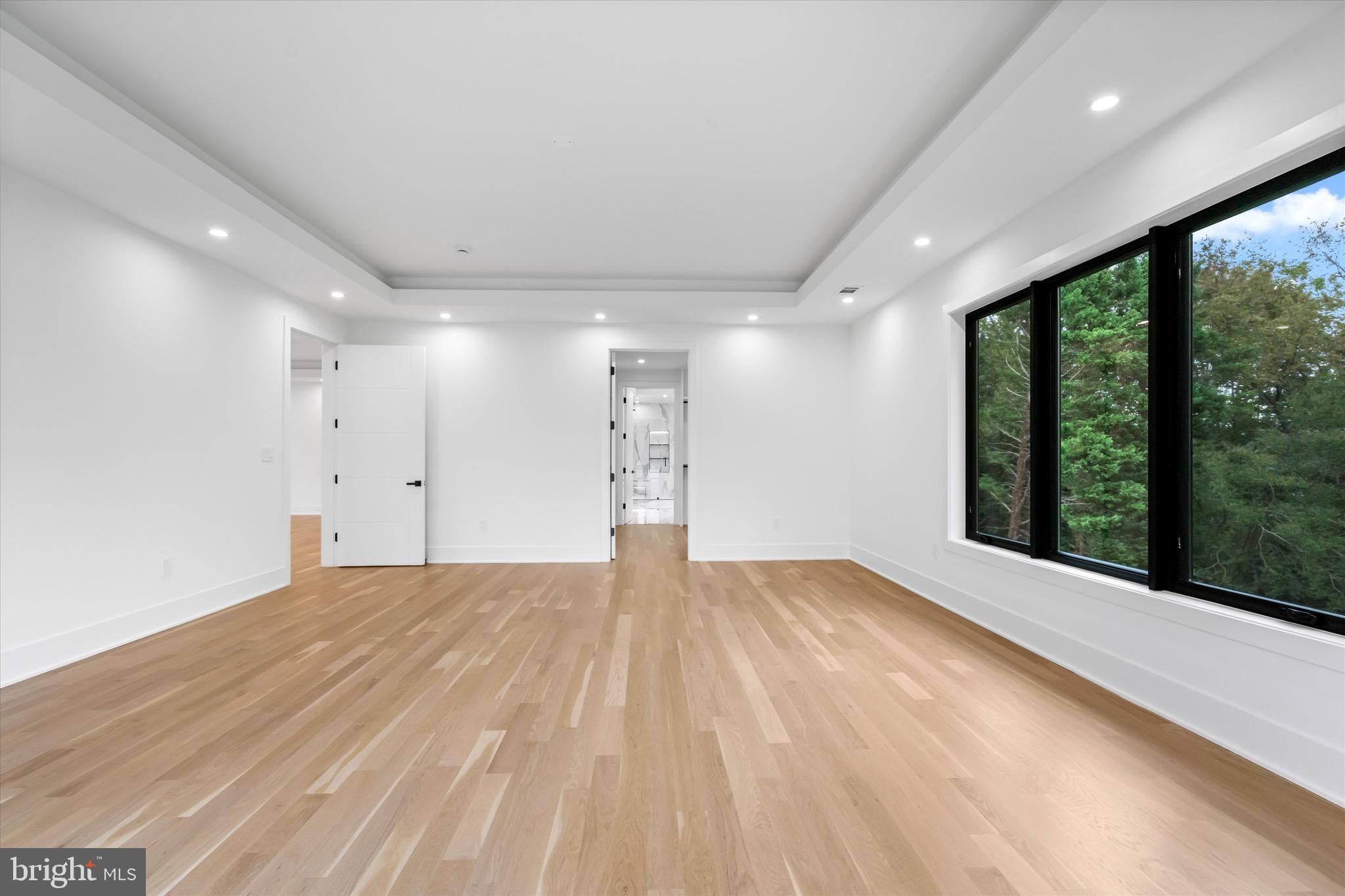 ELCINO MANOR - Residential