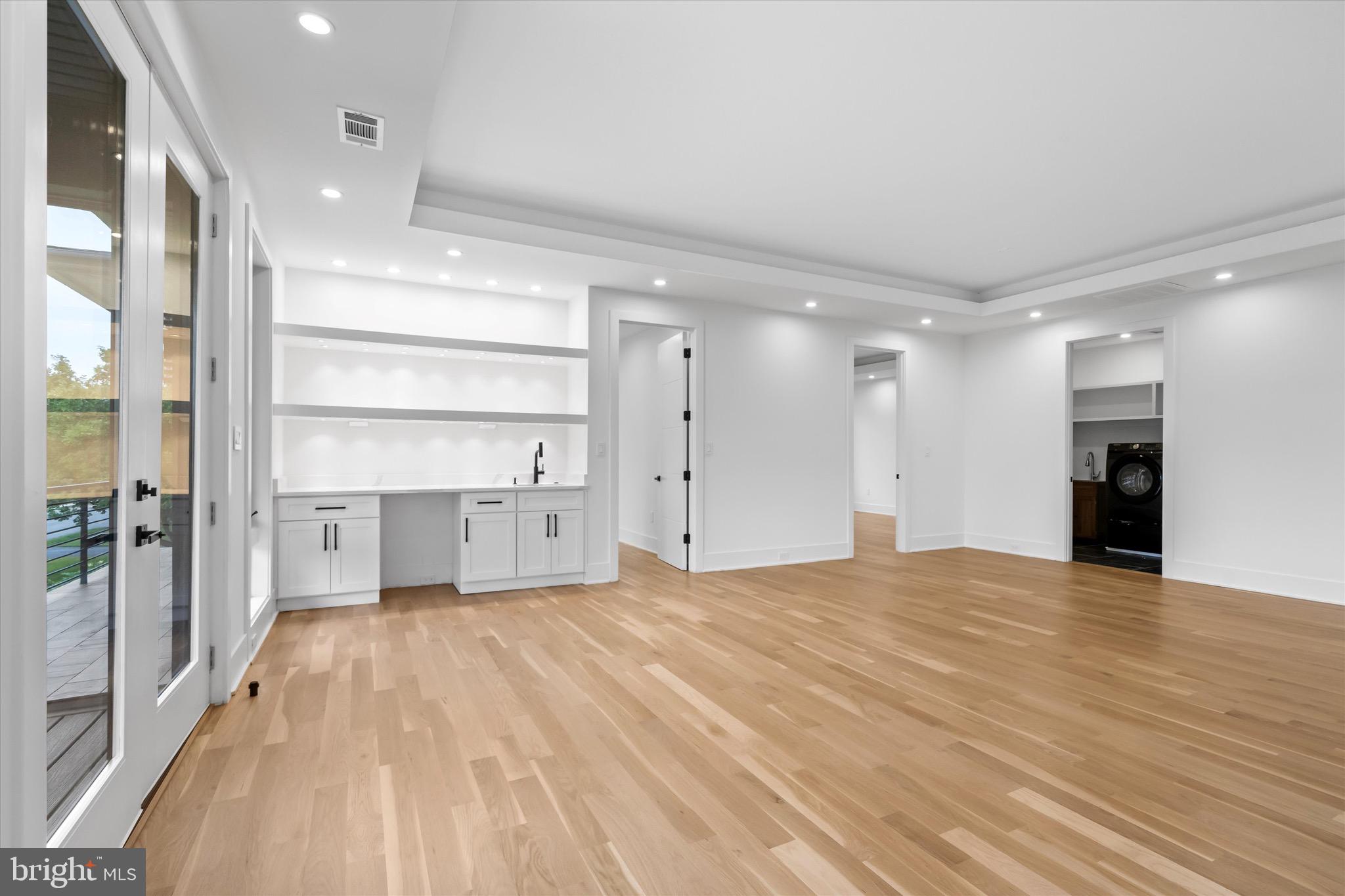 ELCINO MANOR - Residential