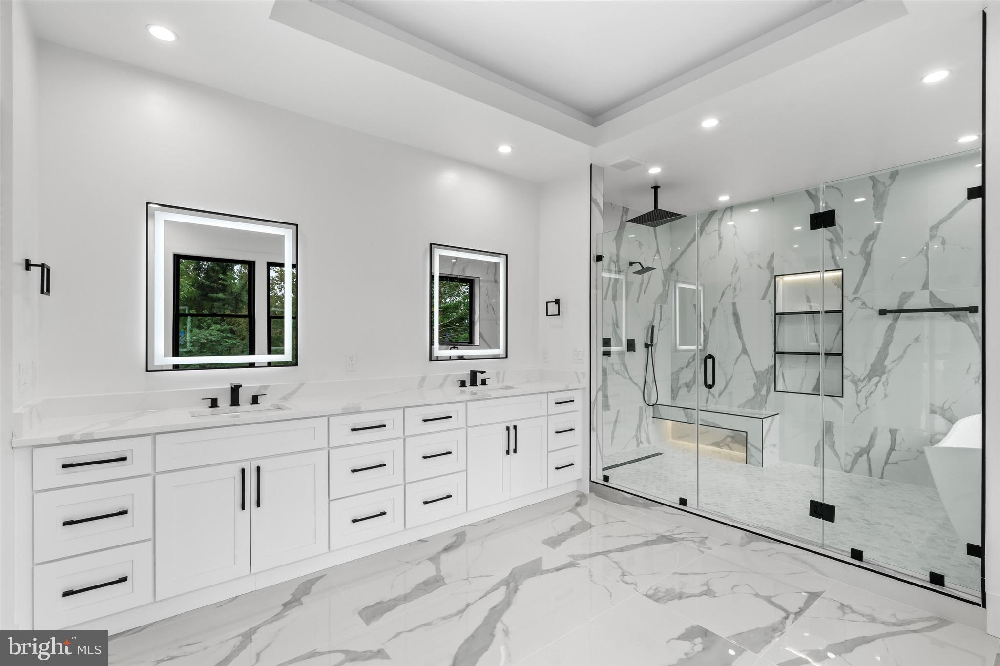 ELCINO MANOR - Residential