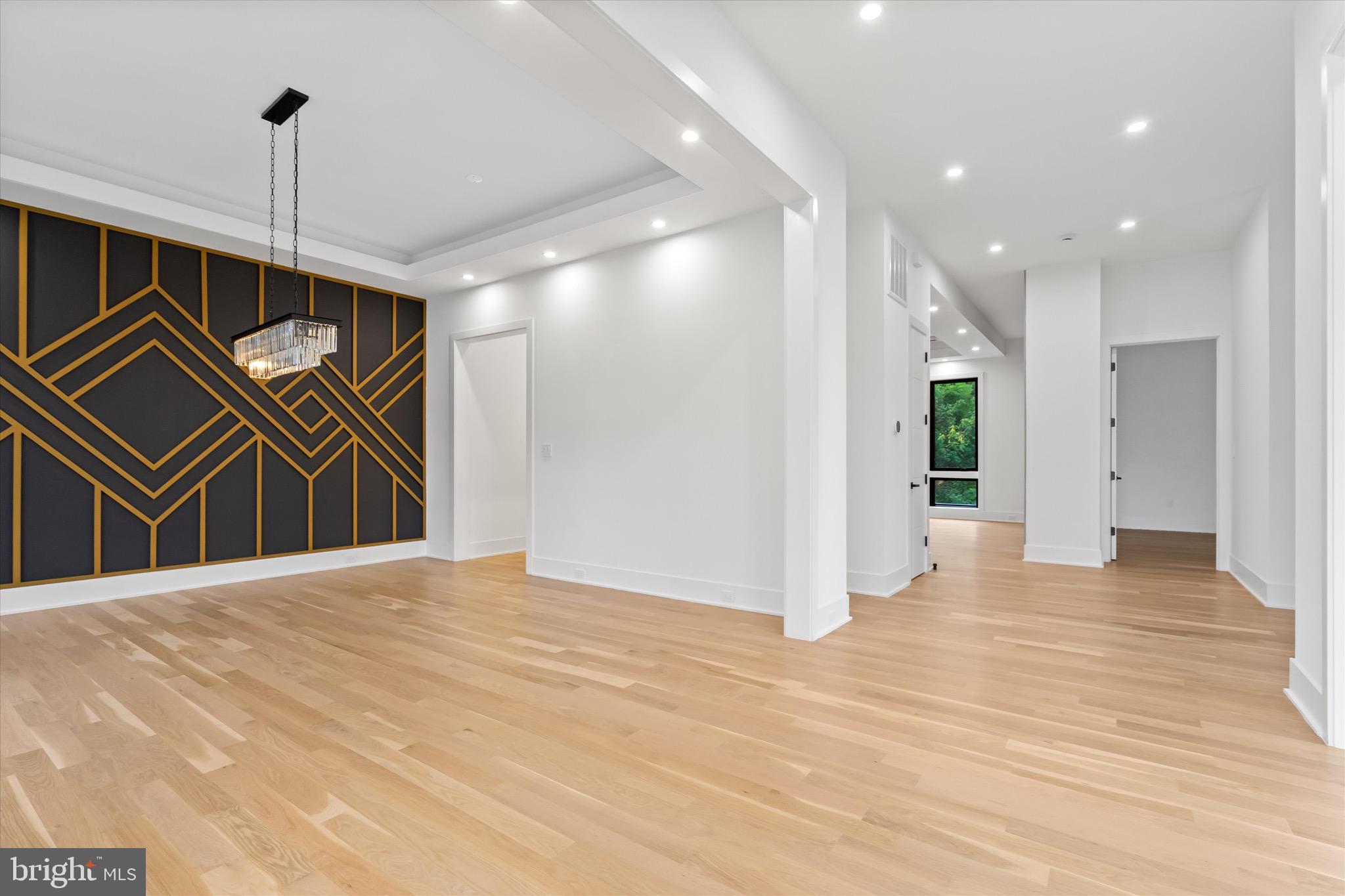 ELCINO MANOR - Residential