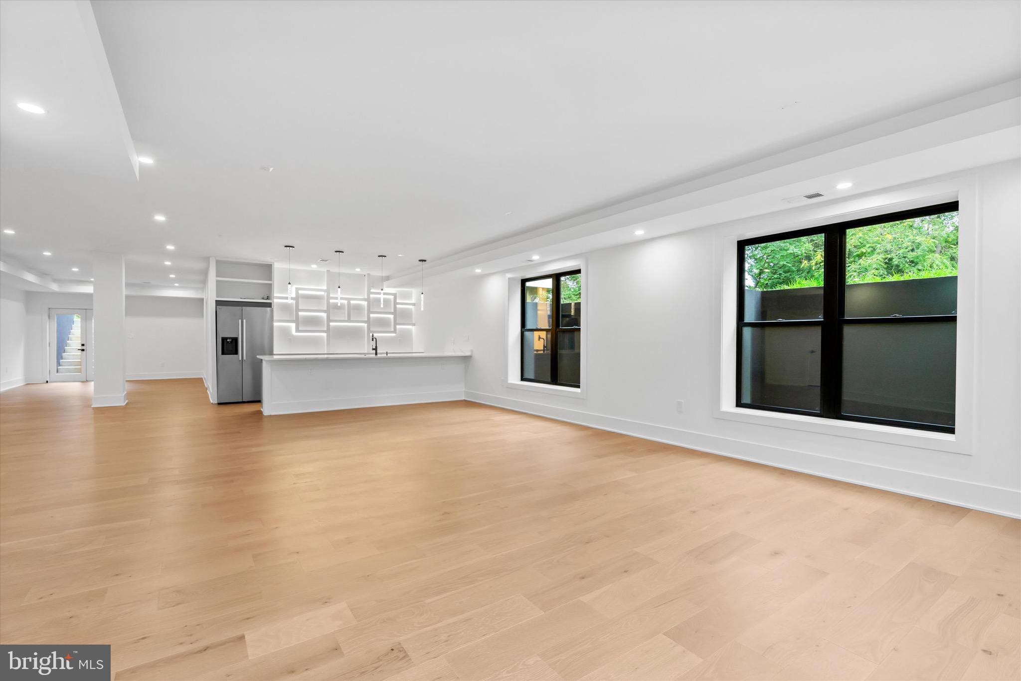 ELCINO MANOR - Residential