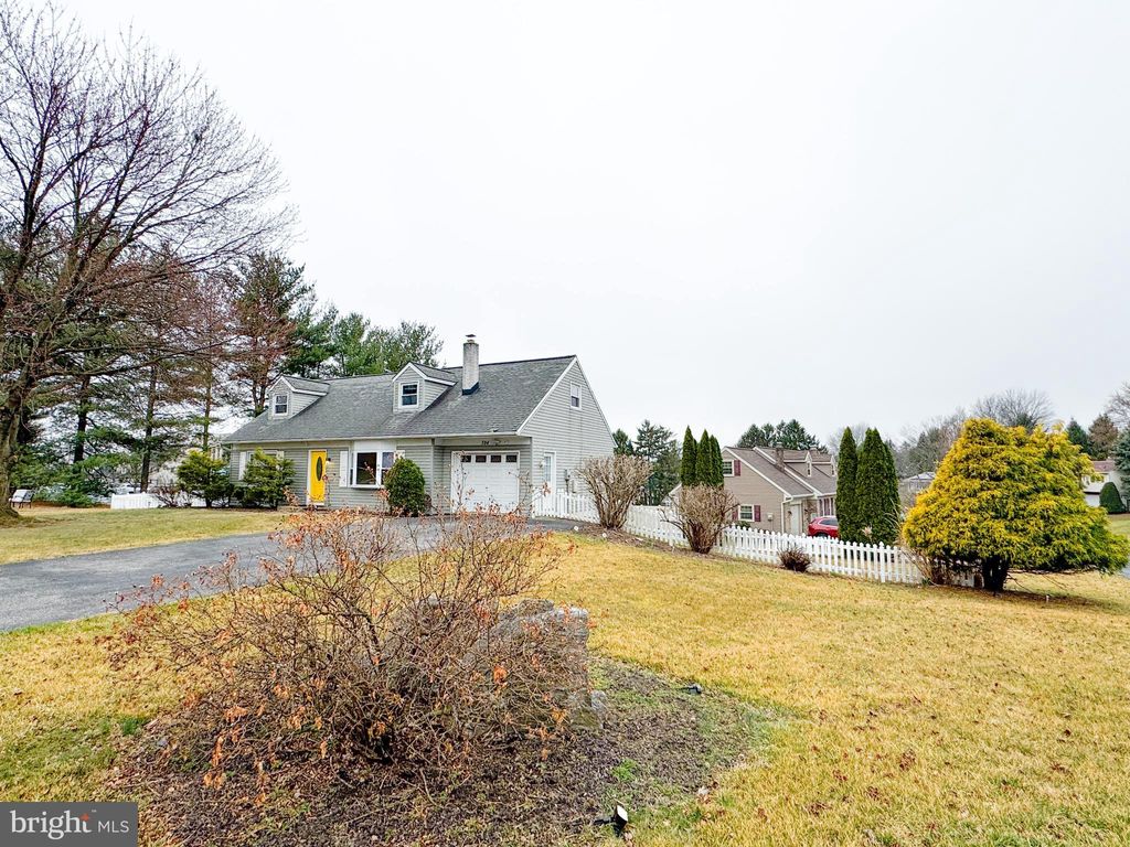 Photo of 394 Highland Drive, MOUNTVILLE, PA 17554 (MLS # PALA2068612)