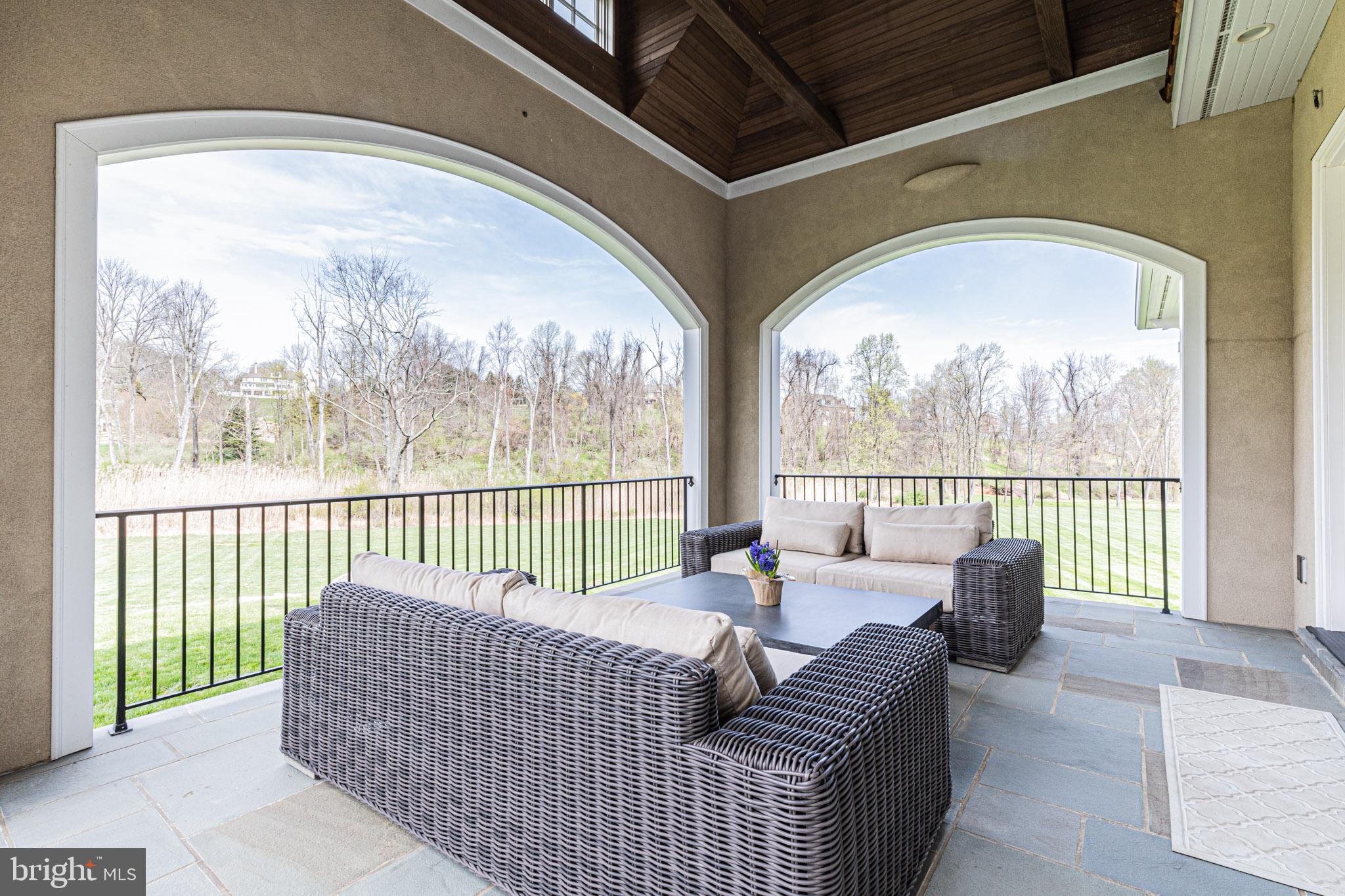 SPRING MEADOW FARM - Residential