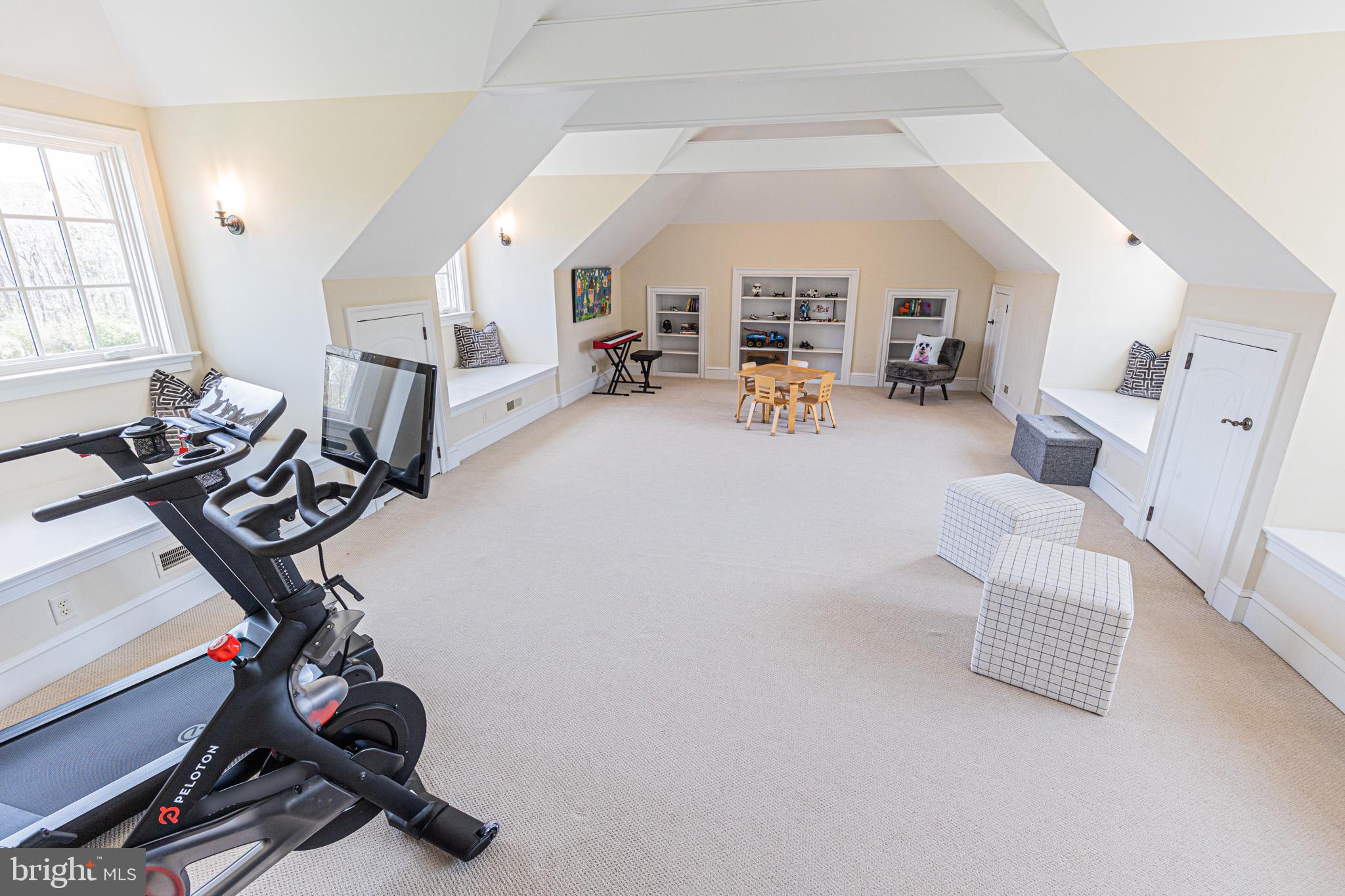 SPRING MEADOW FARM - Residential