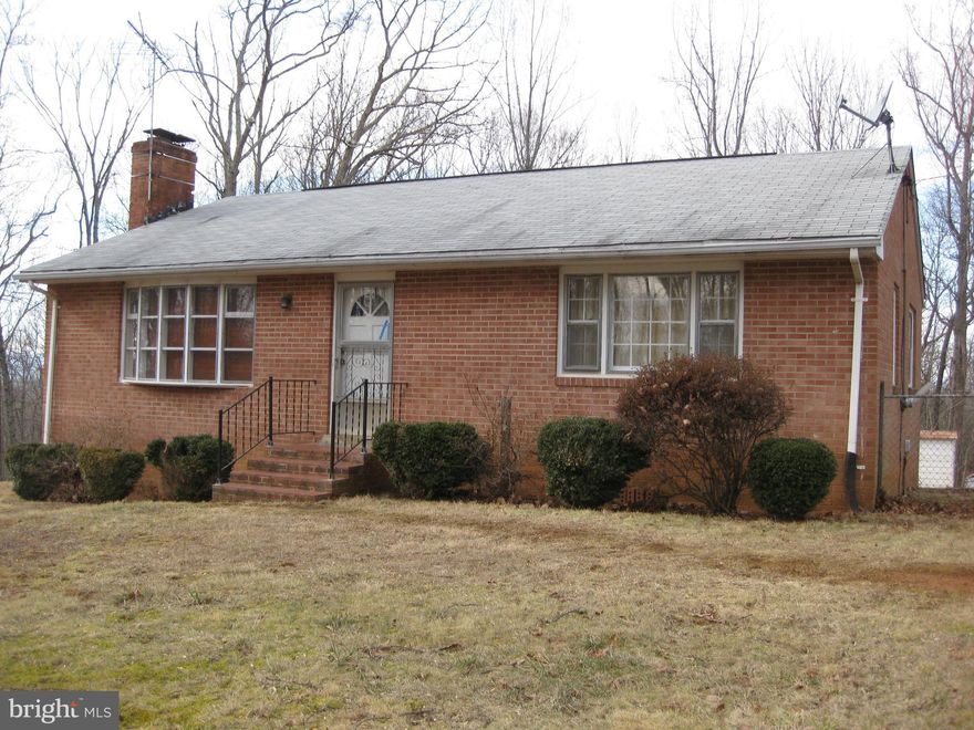 Cute Brick Ramble sits on 5 acres close to Warrenton. 3 good size bedrooms, 1 full bath, hardwood floors, partial basement with washer and dryer.  Large open family/living room, wood blinds in living room, newer kitchen floor, shed and partially fenced. No use of fireplace.  No pets, no smokers and no space heaters.