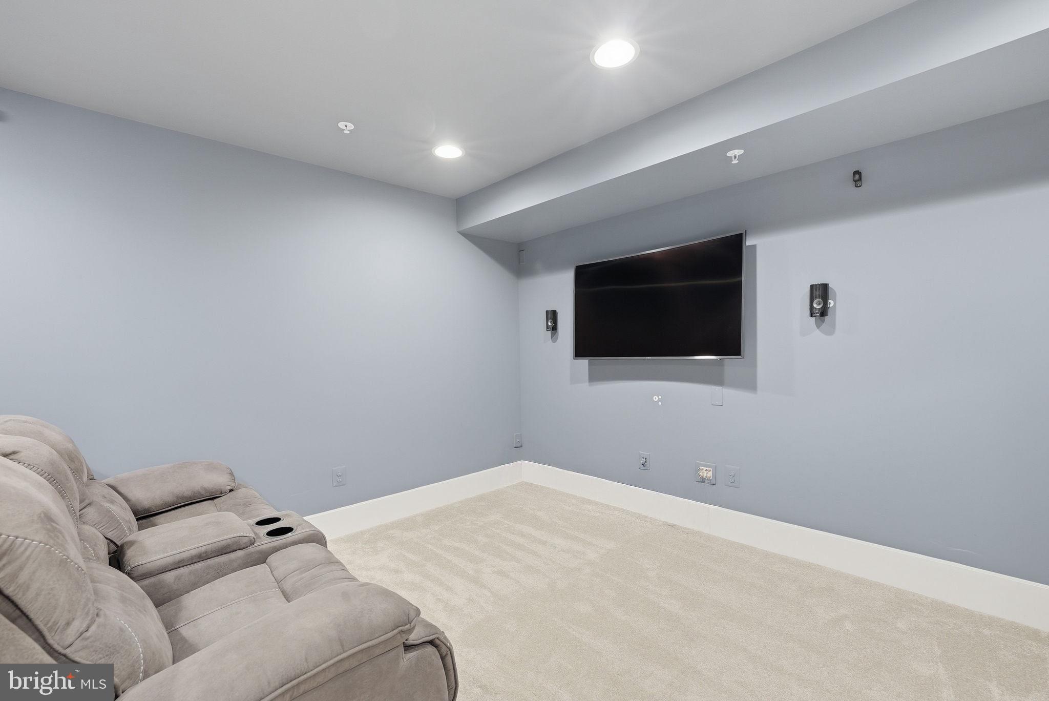 POTOMAC SHORES - Residential