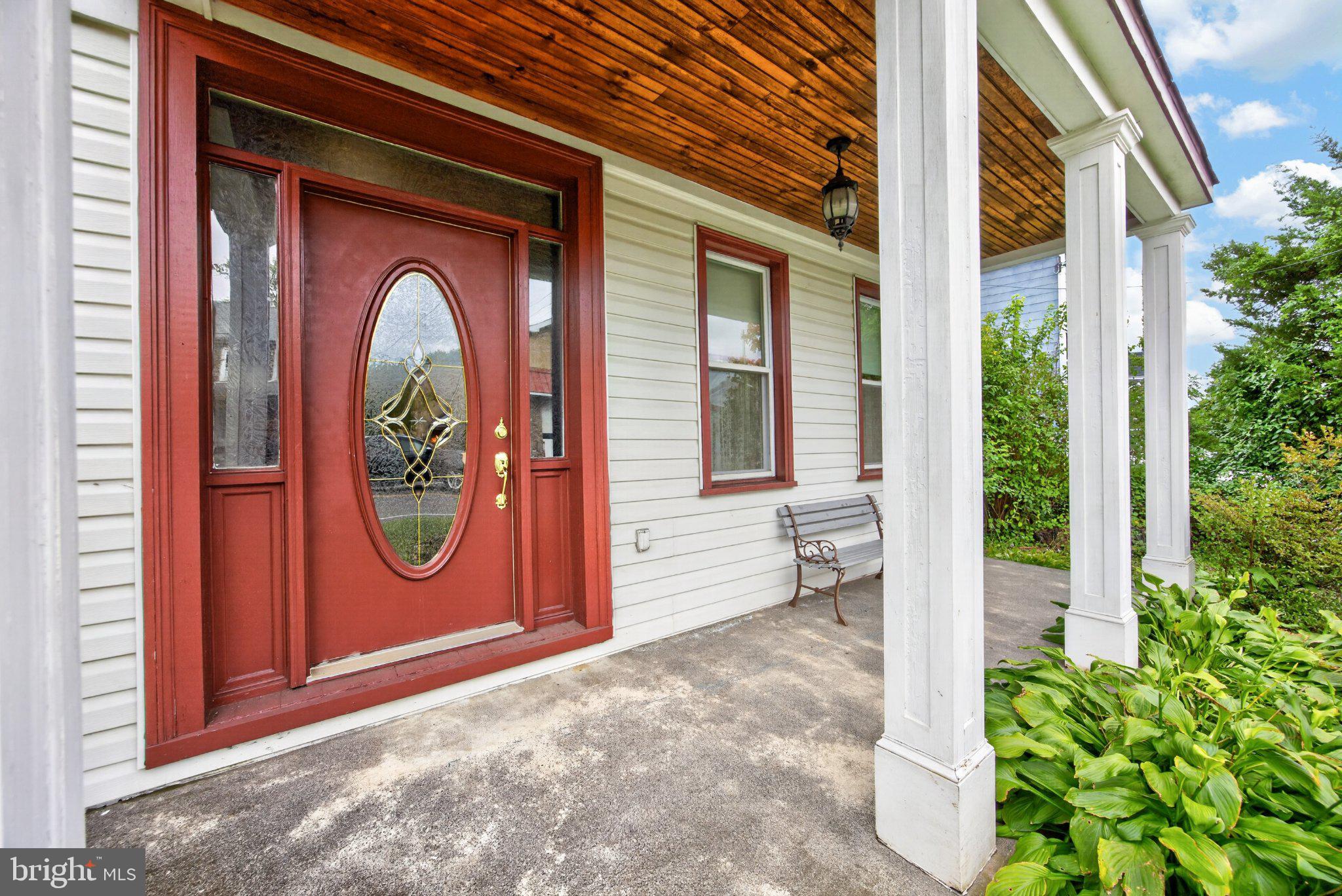 16 HILLTOWN PIKE